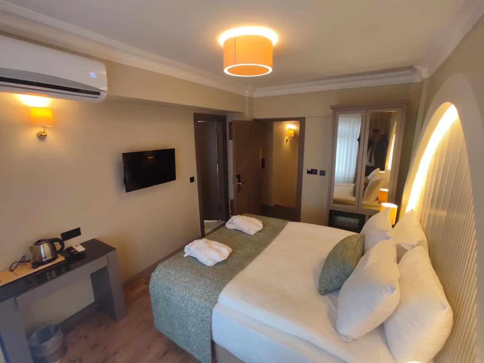 Communal lounge/ TV room in Mara Oldcity Communal lounge/ TV room in Mara Oldcity