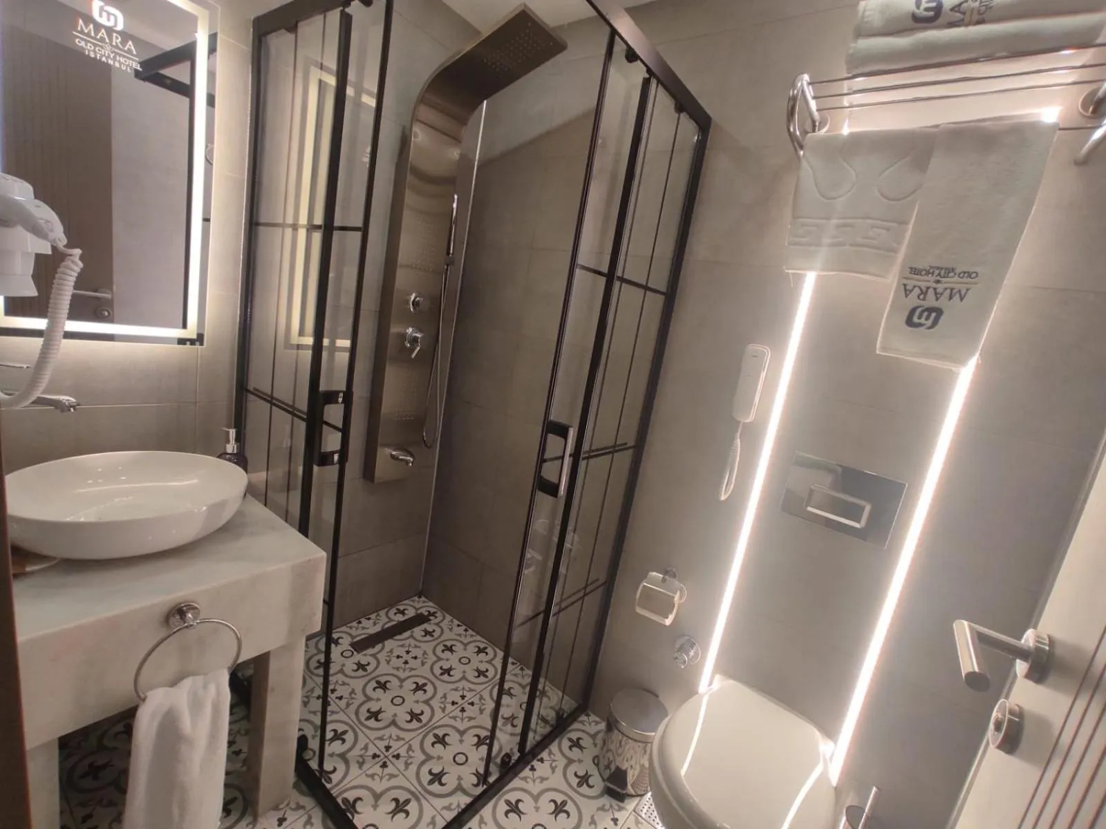 Shower in Mara Oldcity