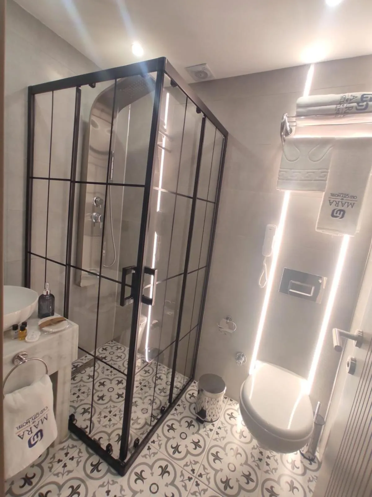 Shower in Mara Oldcity