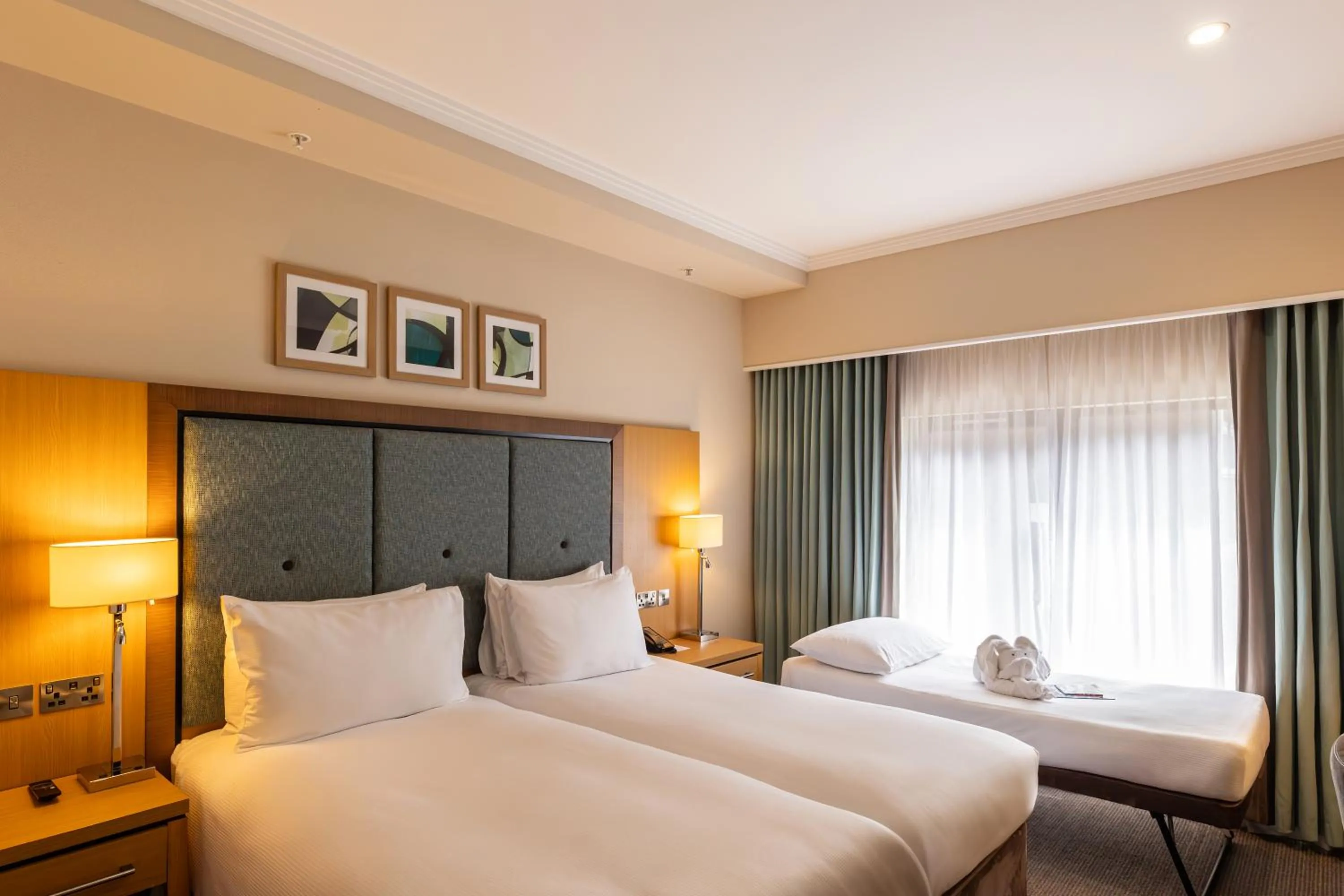 Bed in DoubleTree by Hilton London Victoria