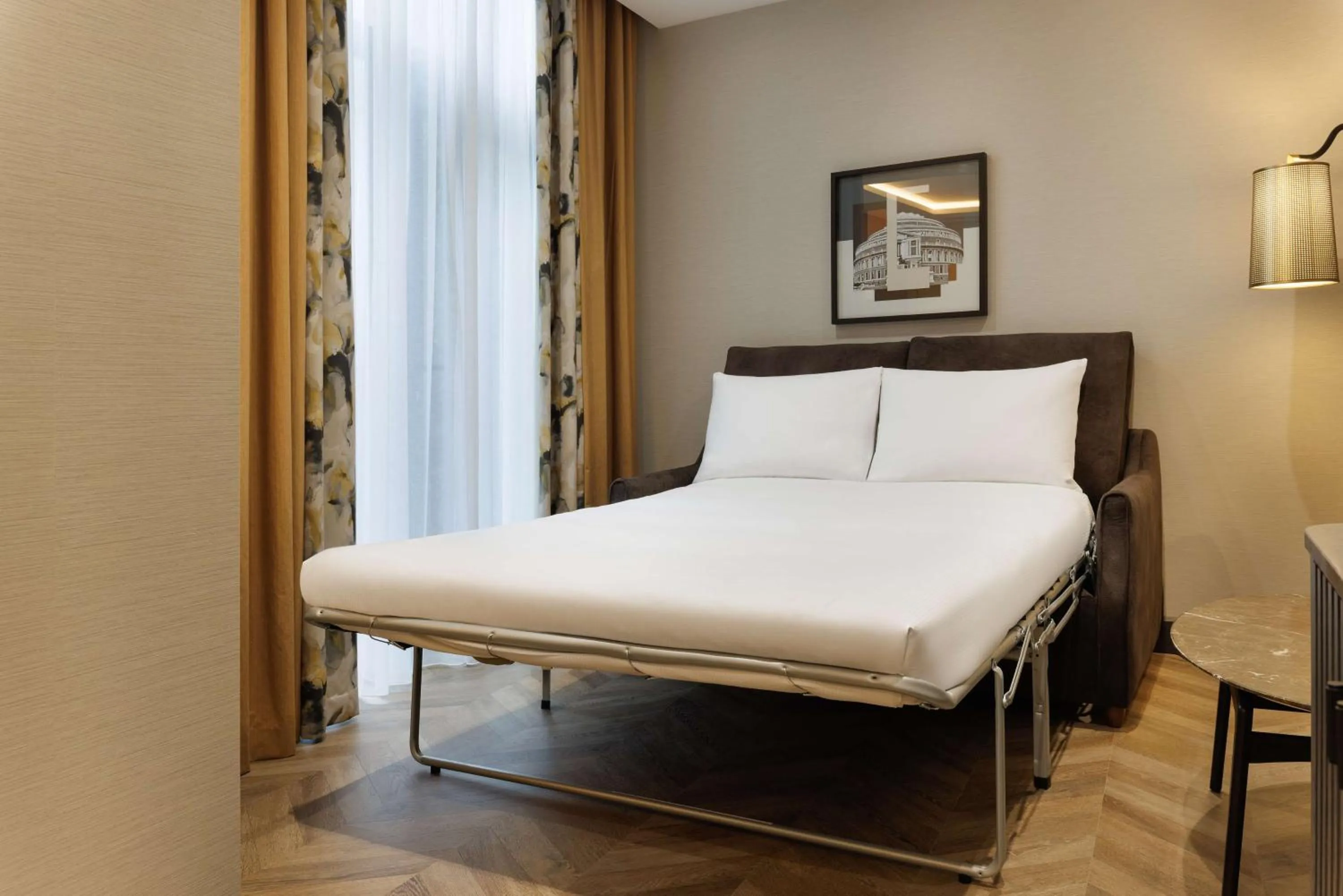 Bed in DoubleTree by Hilton London Victoria