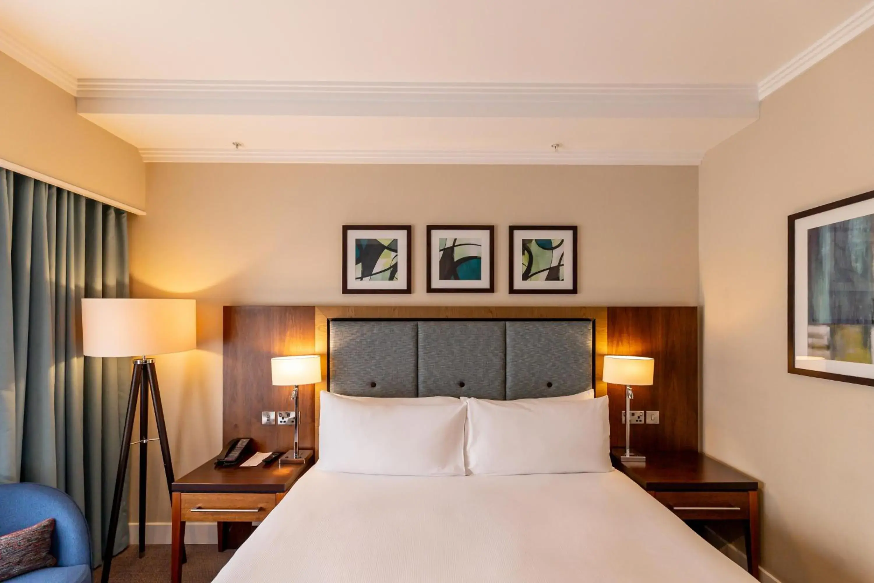 Superior Queen Room in DoubleTree by Hilton London Victoria Superior Queen Room in DoubleTree by Hilton London Victoria