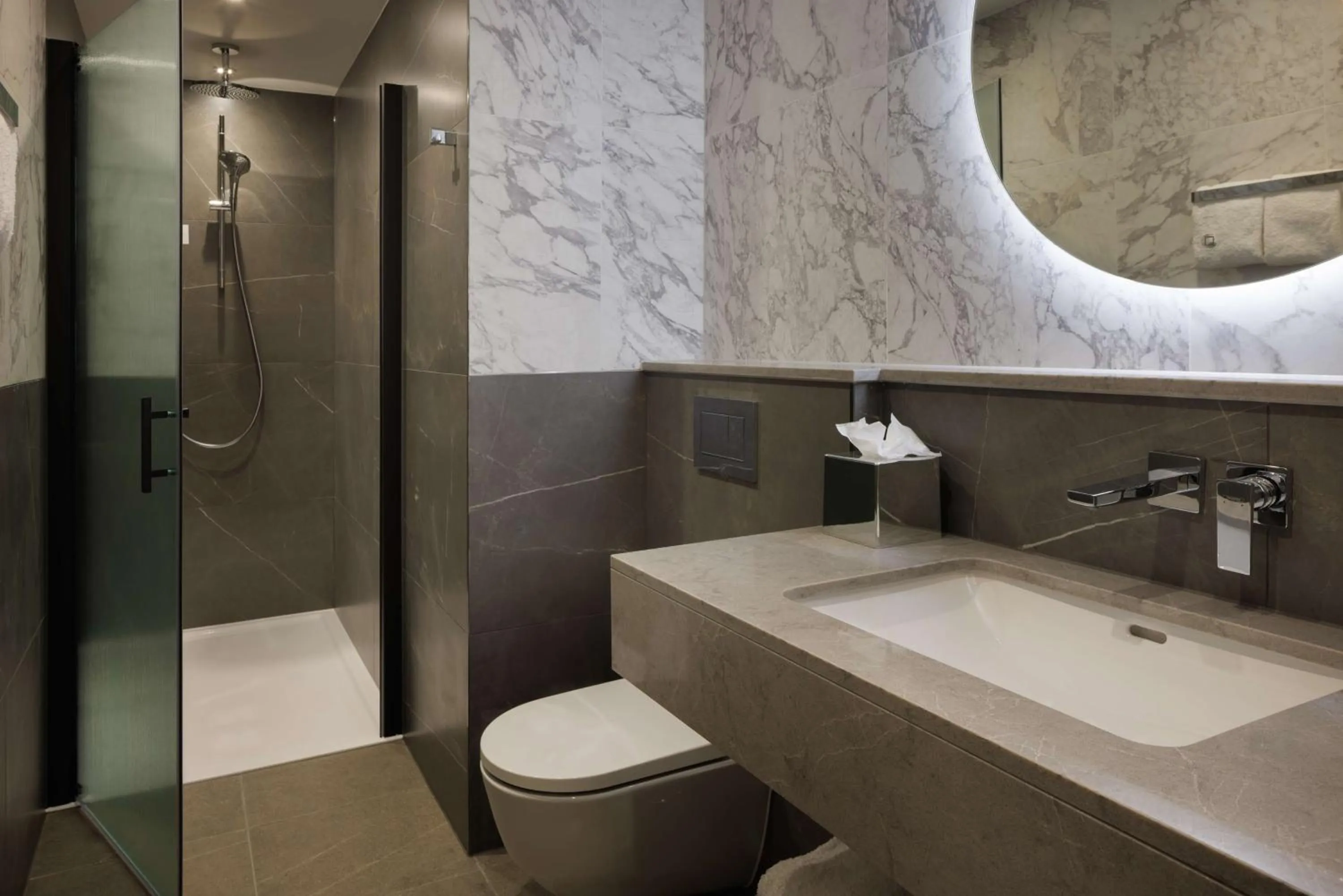 Bathroom in DoubleTree by Hilton London Victoria