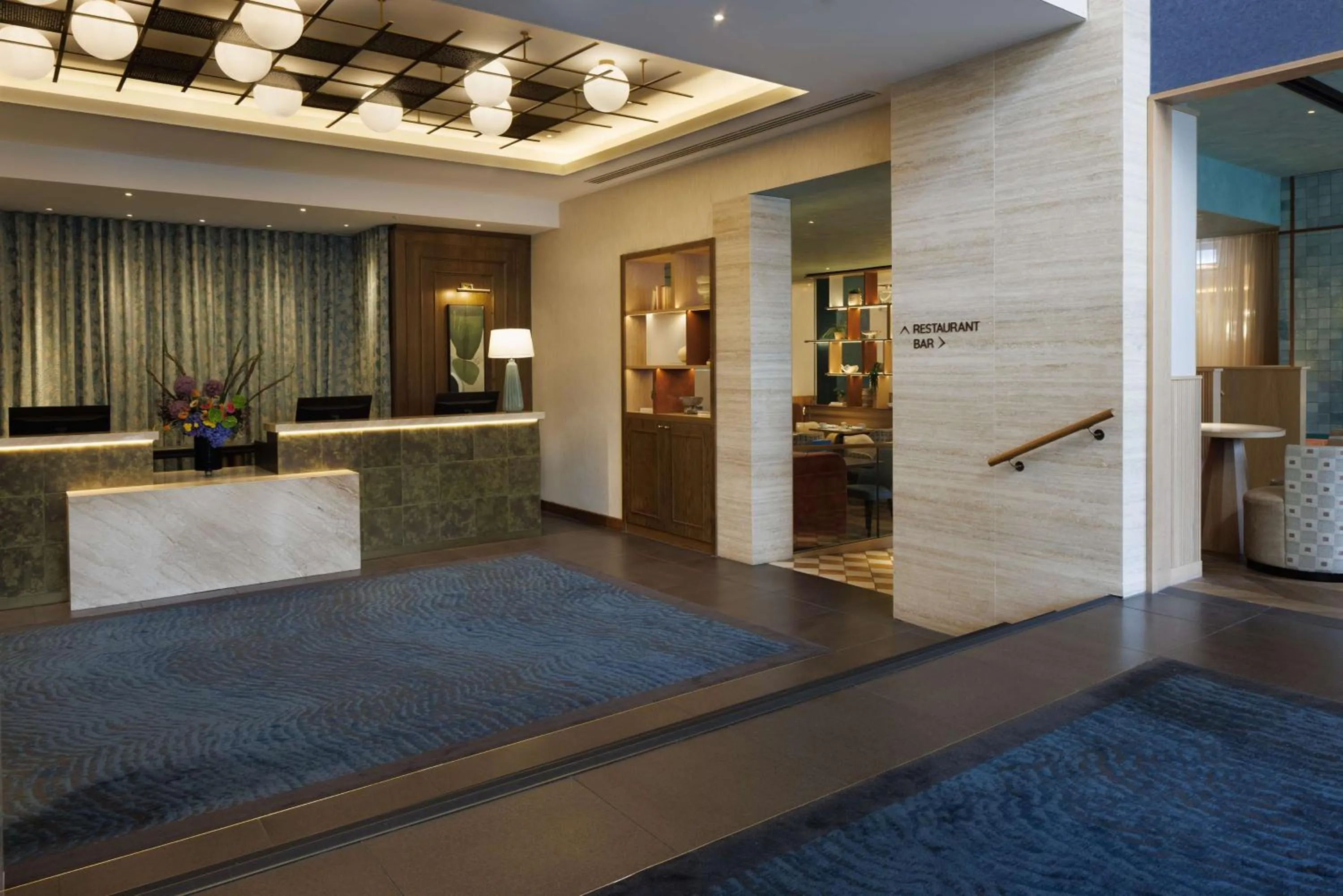 Lobby or reception in DoubleTree by Hilton London Victoria