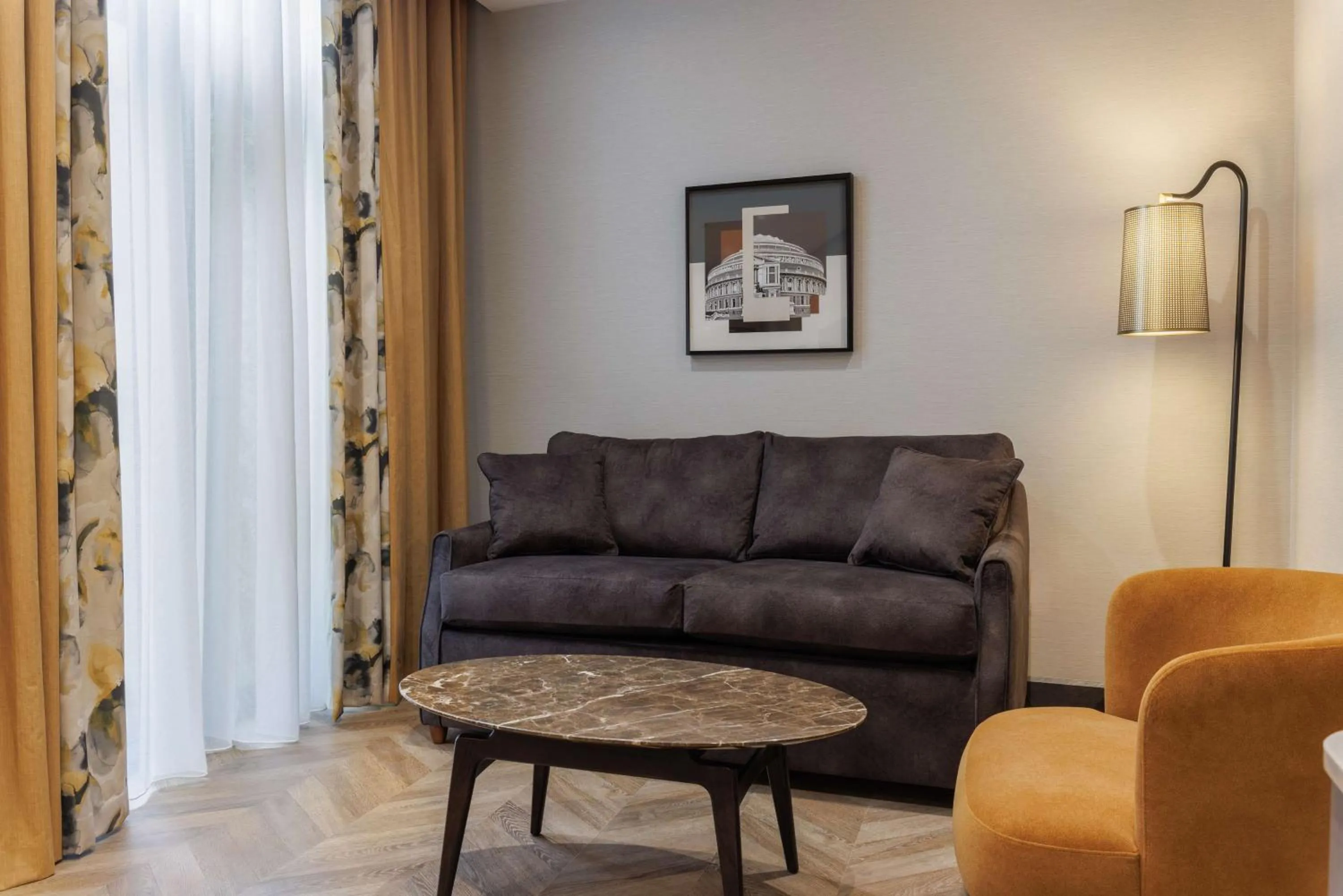 Living room in DoubleTree by Hilton London Victoria