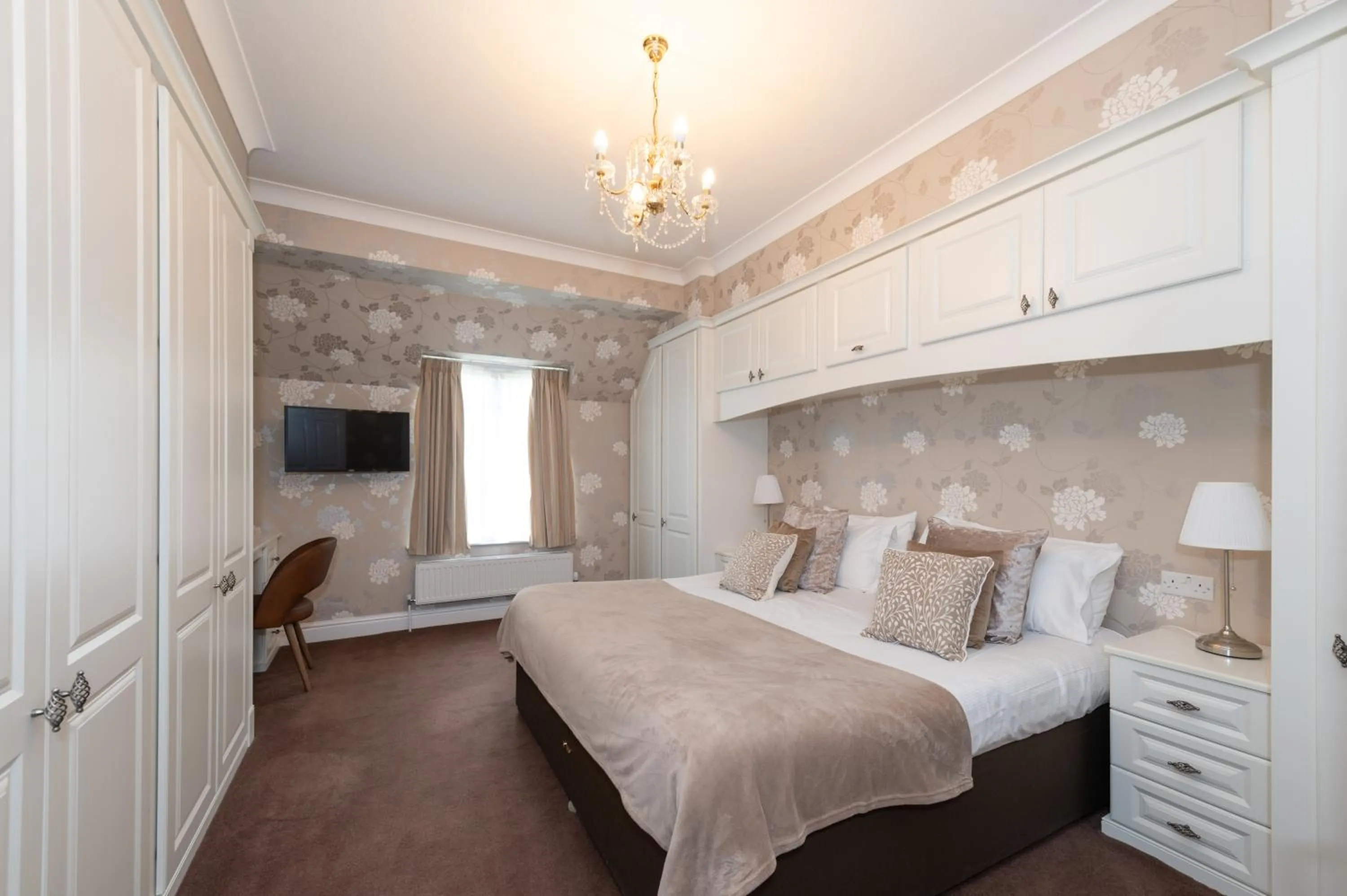 Bed in Appleby Manor Hotel & Garden Spa