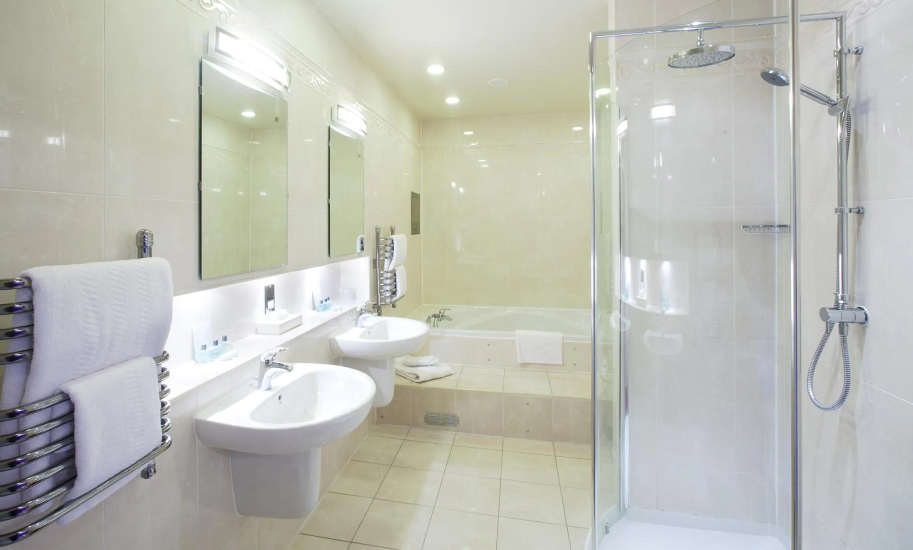 Bathroom in Appleby Manor Hotel & Garden Spa