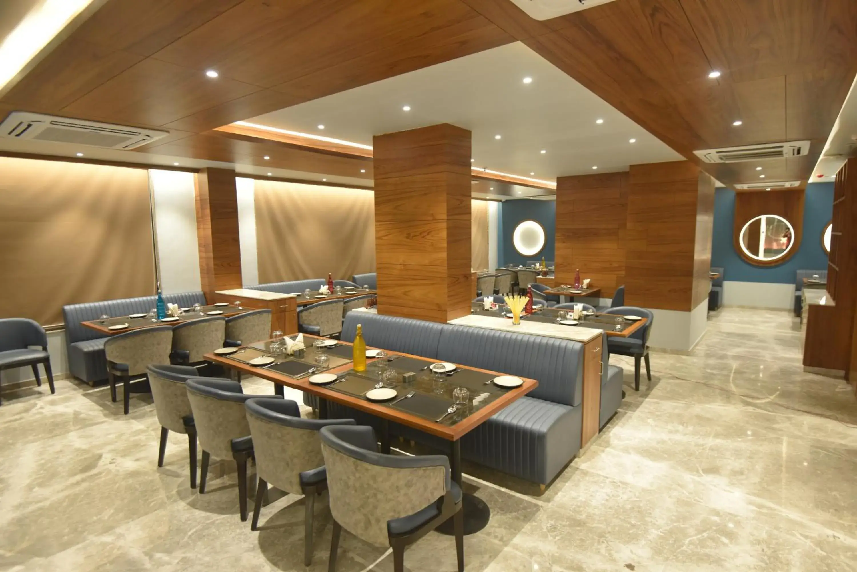 Restaurant/places to eat in Kings Kraft Tremezzo Inn, Somnath Restaurant/places to eat in Kings Kraft Tremezzo Inn, Somnath