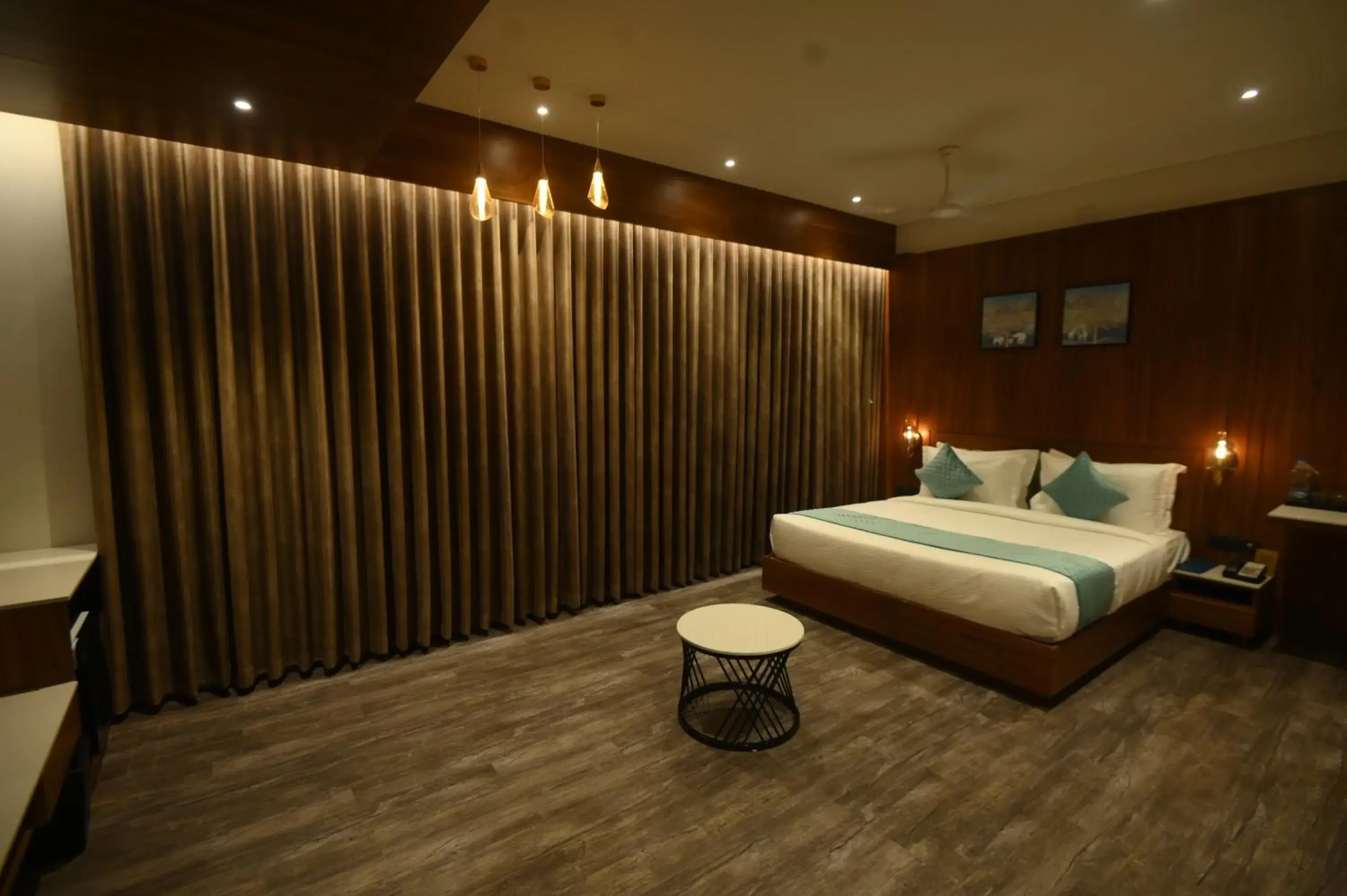 VIP, Bed in Kings Kraft Tremezzo Inn, Somnath VIP, Bed in Kings Kraft Tremezzo Inn, Somnath