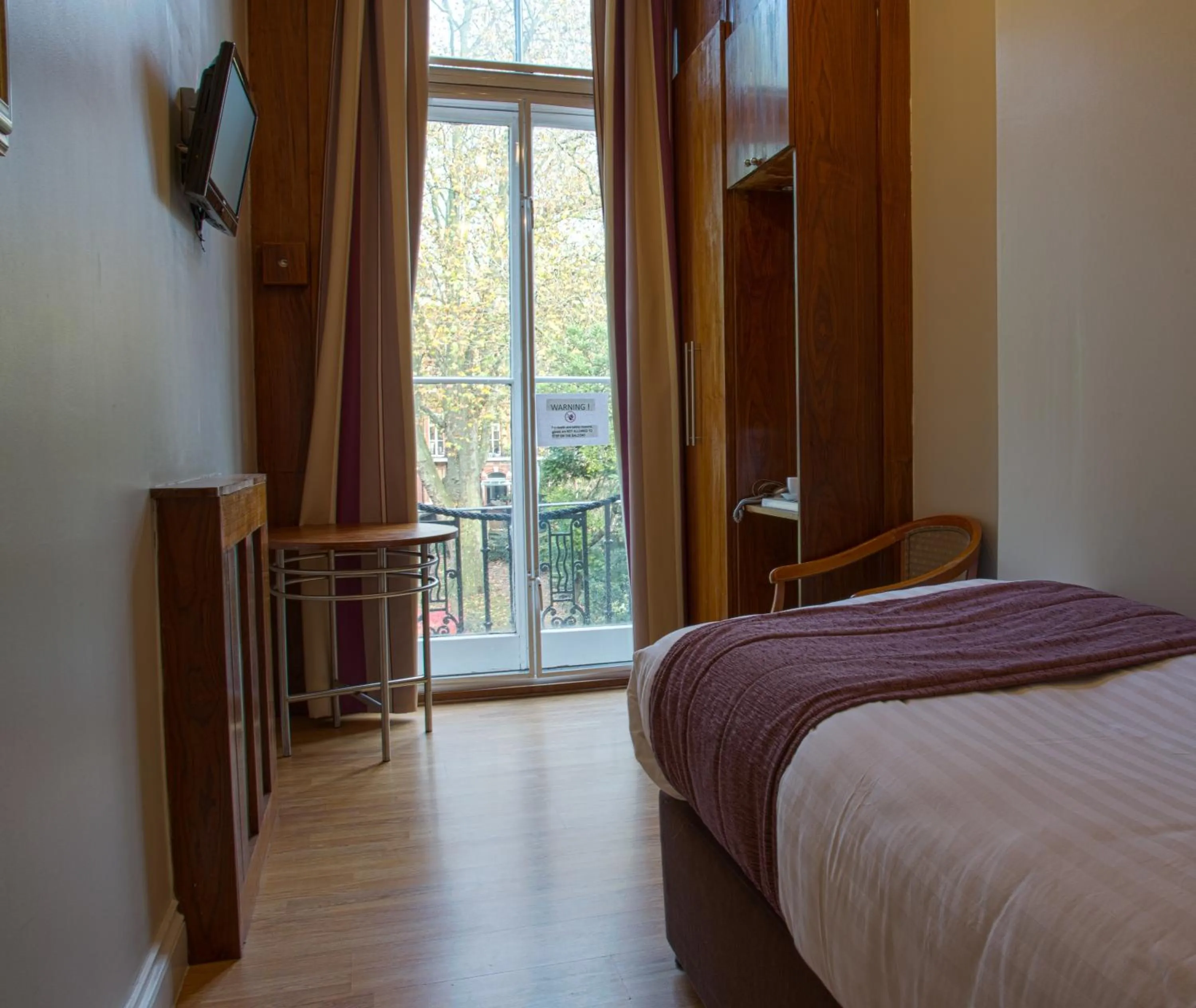 Day, Bed in Garden View Hotel