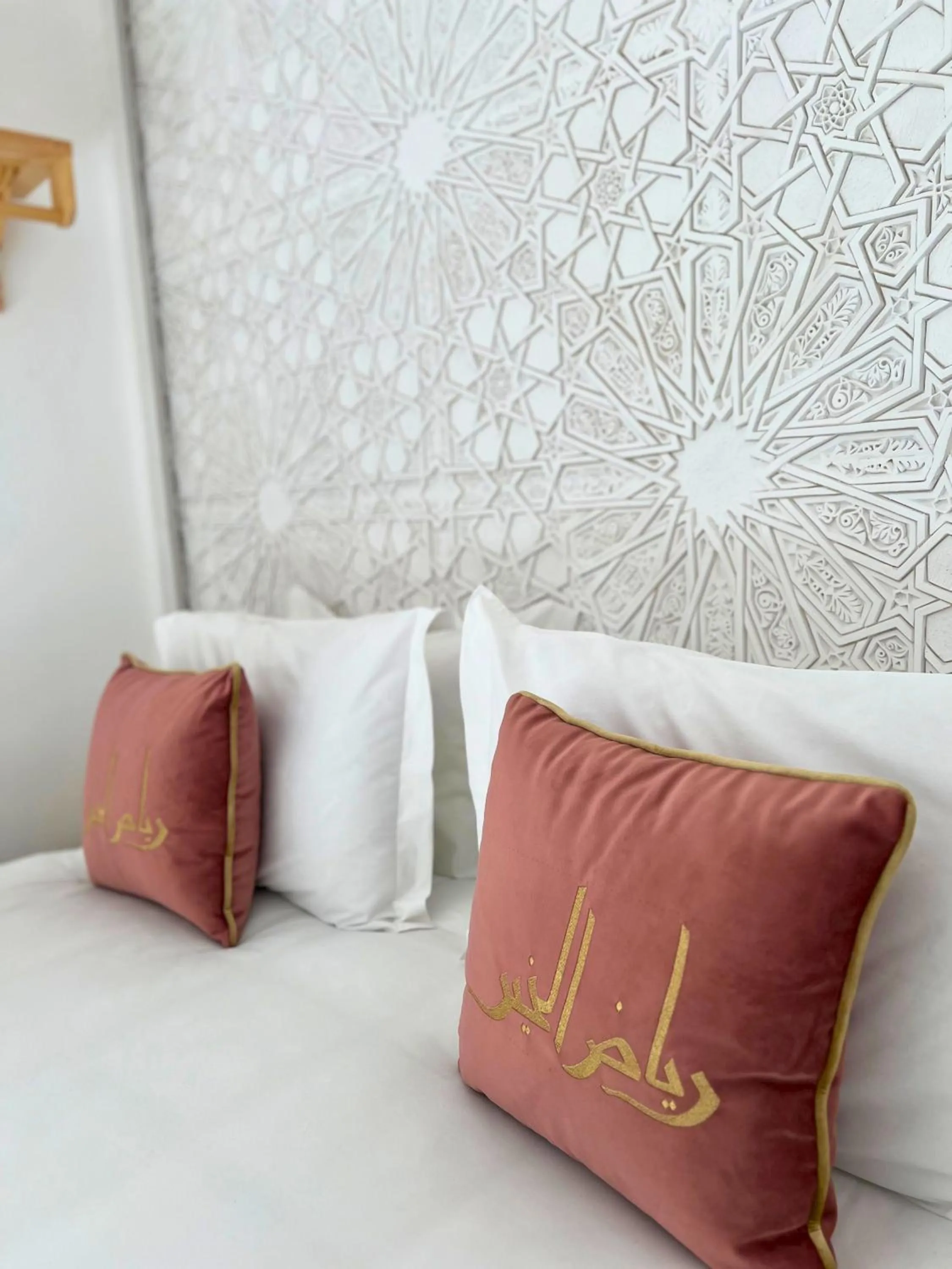 Bed in Riad El Khaeir - Piscine, Hamam & Spa