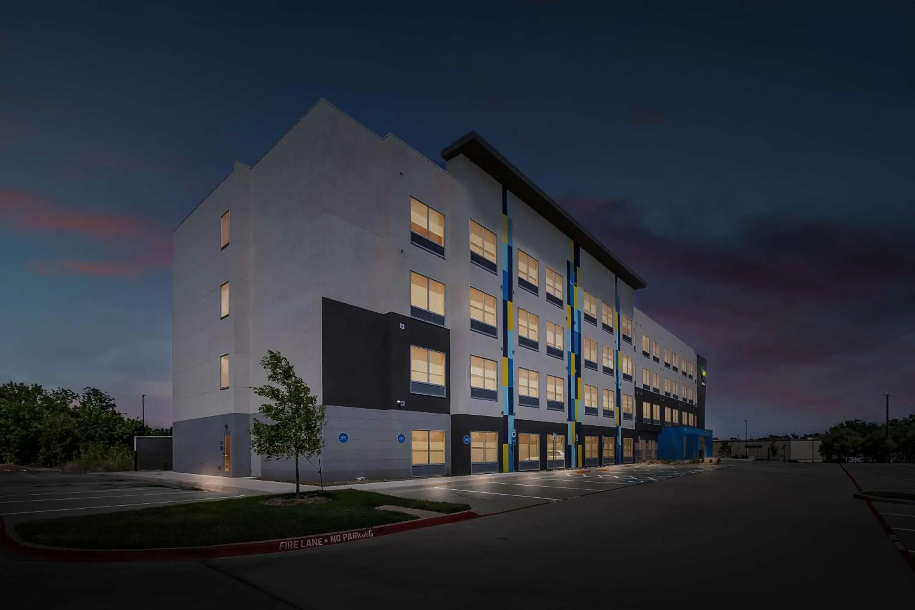 Property building in Tru by Hilton Plano Hwy 75 Property building in Tru by Hilton Plano Hwy 75