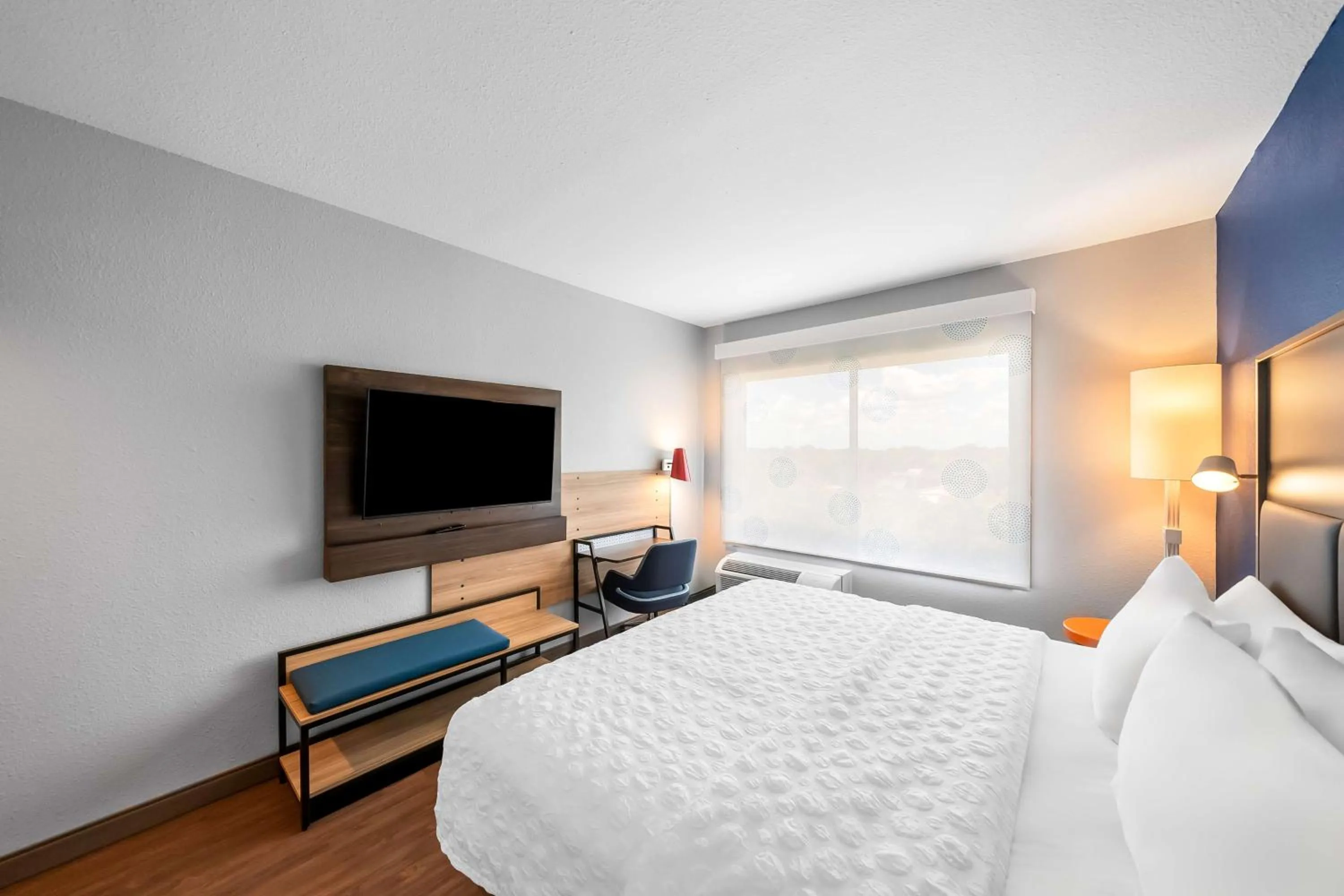 Bed in Tru by Hilton Plano Hwy 75