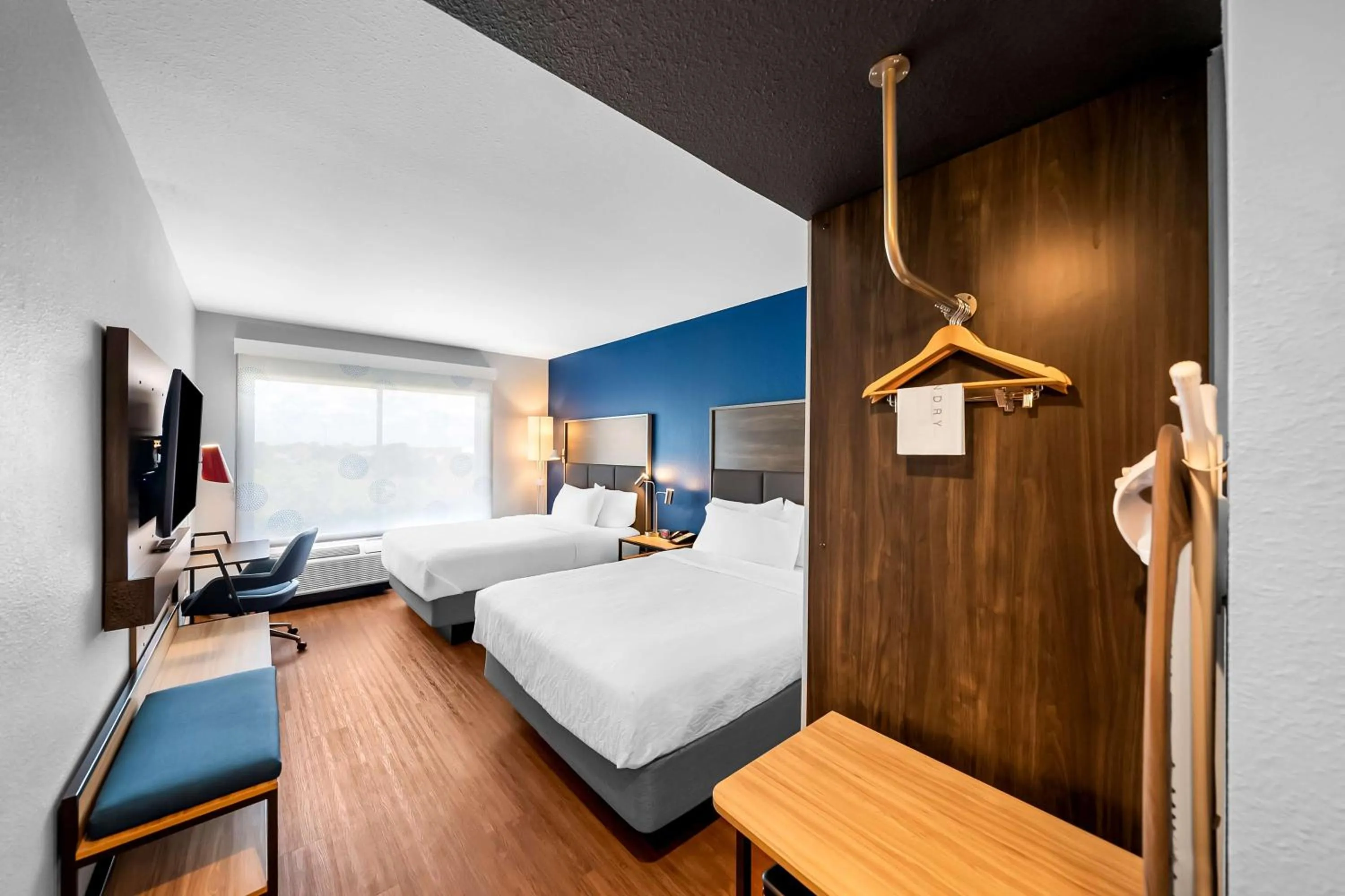 Bed in Tru by Hilton Plano Hwy 75