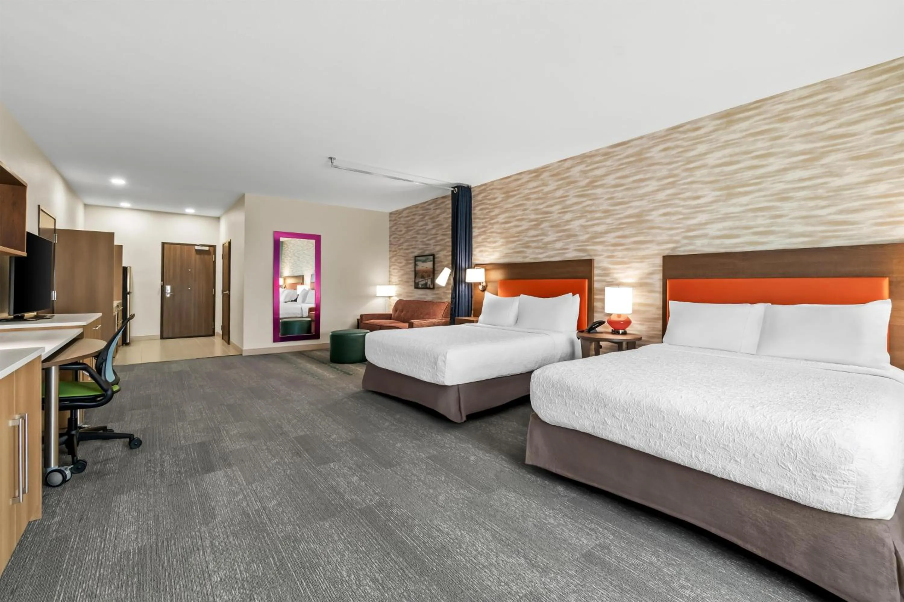 Bed in Home2 Suites By Hilton Marion