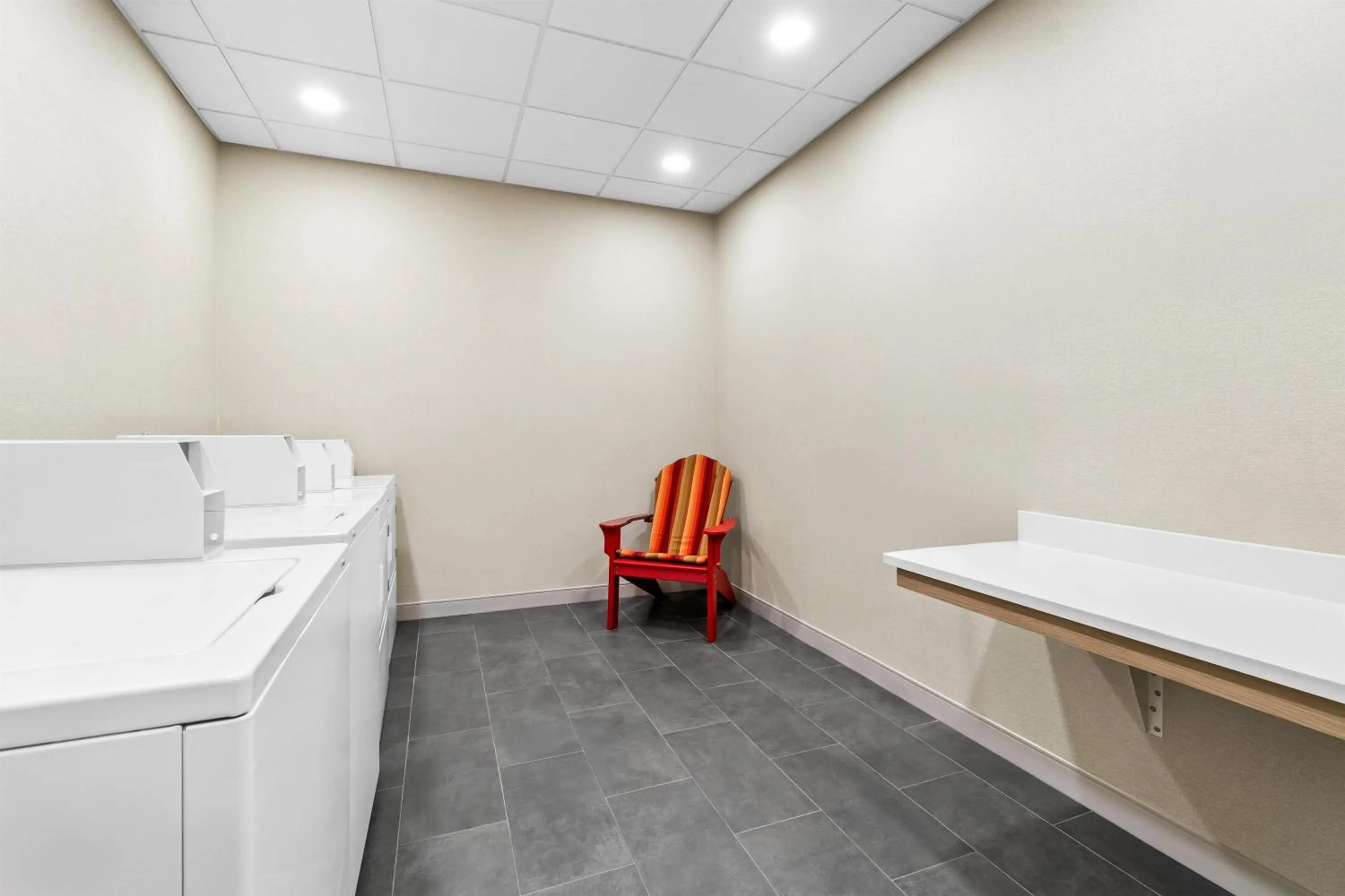 laundry in Home2 Suites By Hilton Marion