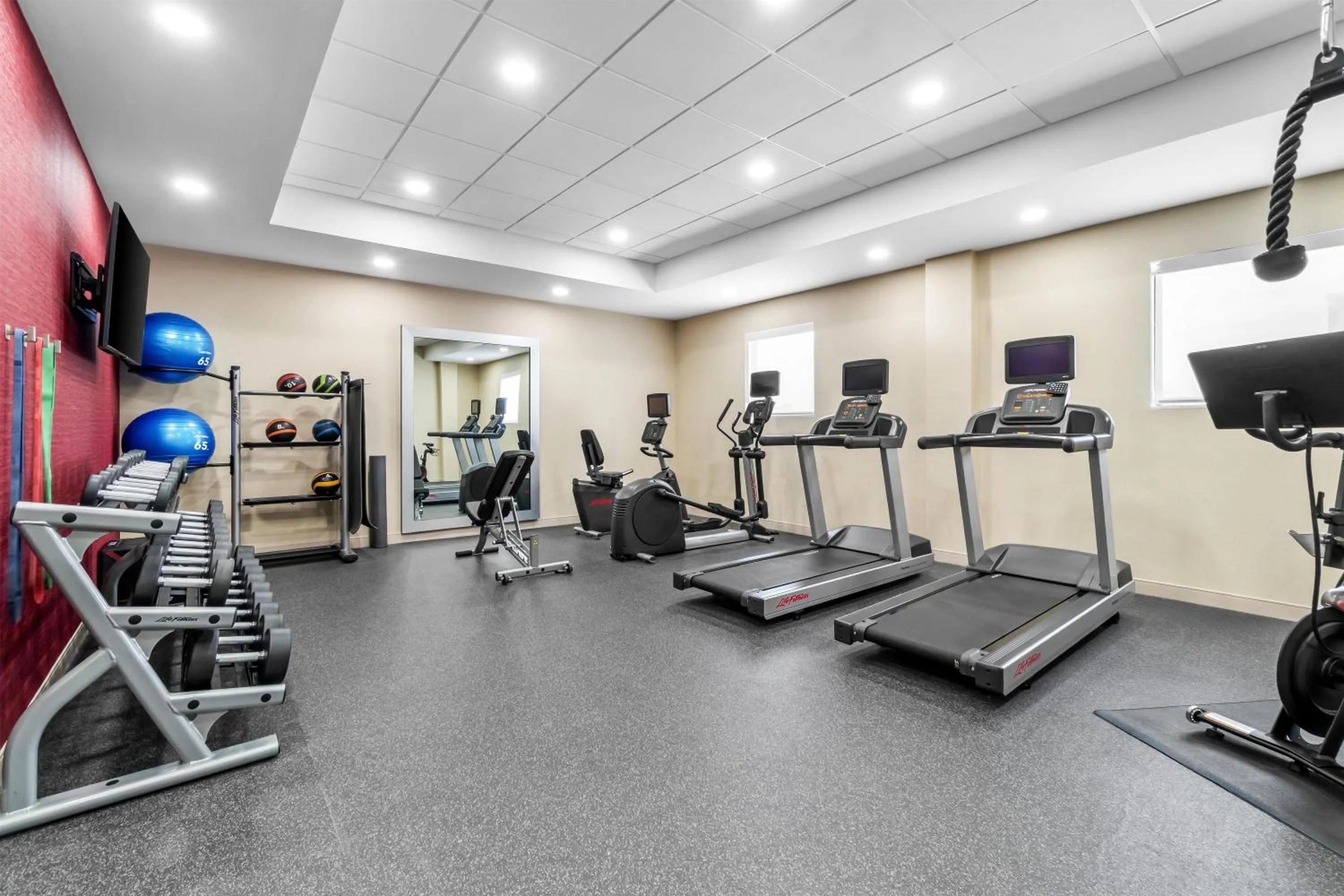 Fitness centre/facilities in Home2 Suites By Hilton Marion