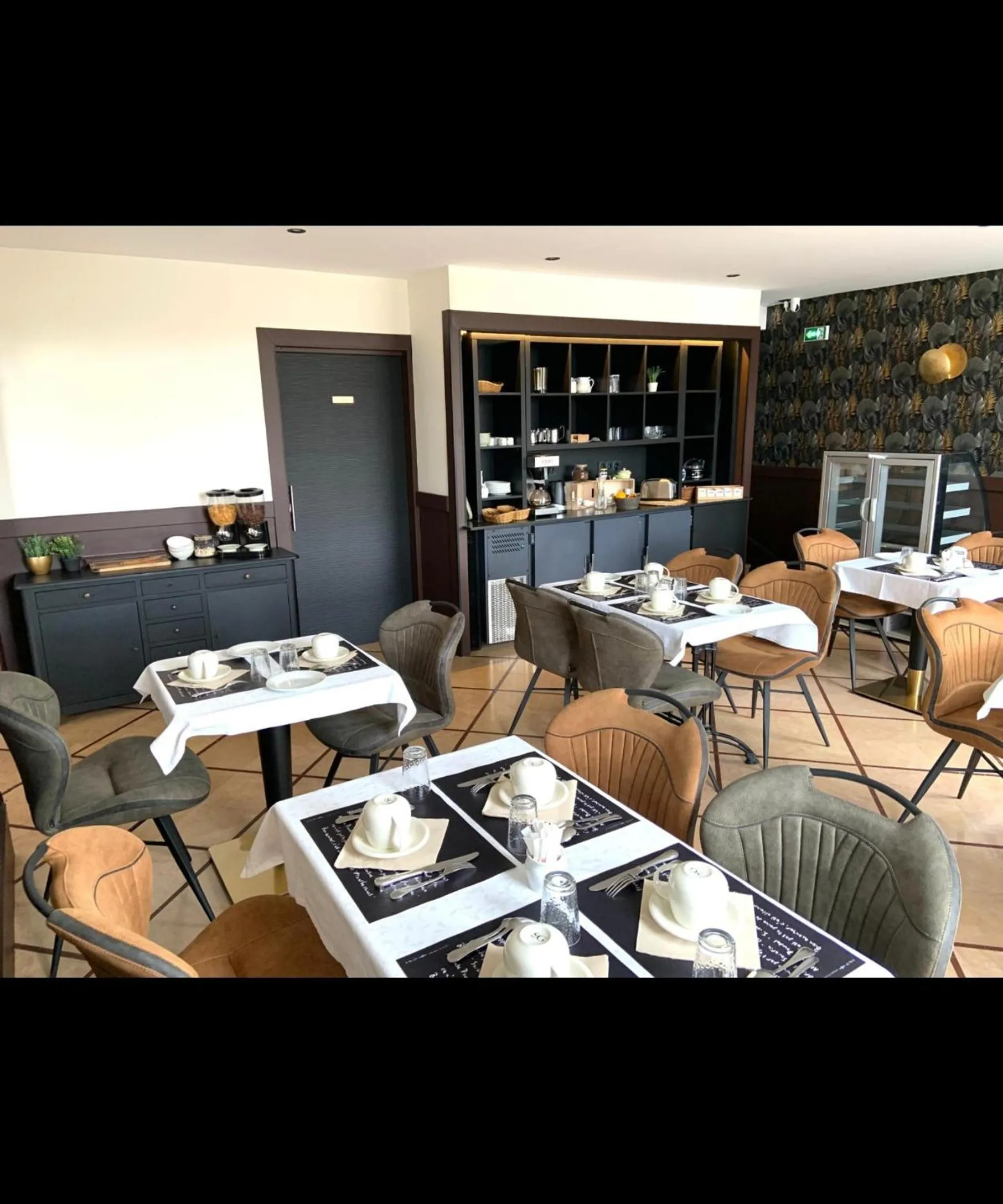 Restaurant/places to eat in Auberge de la Marine