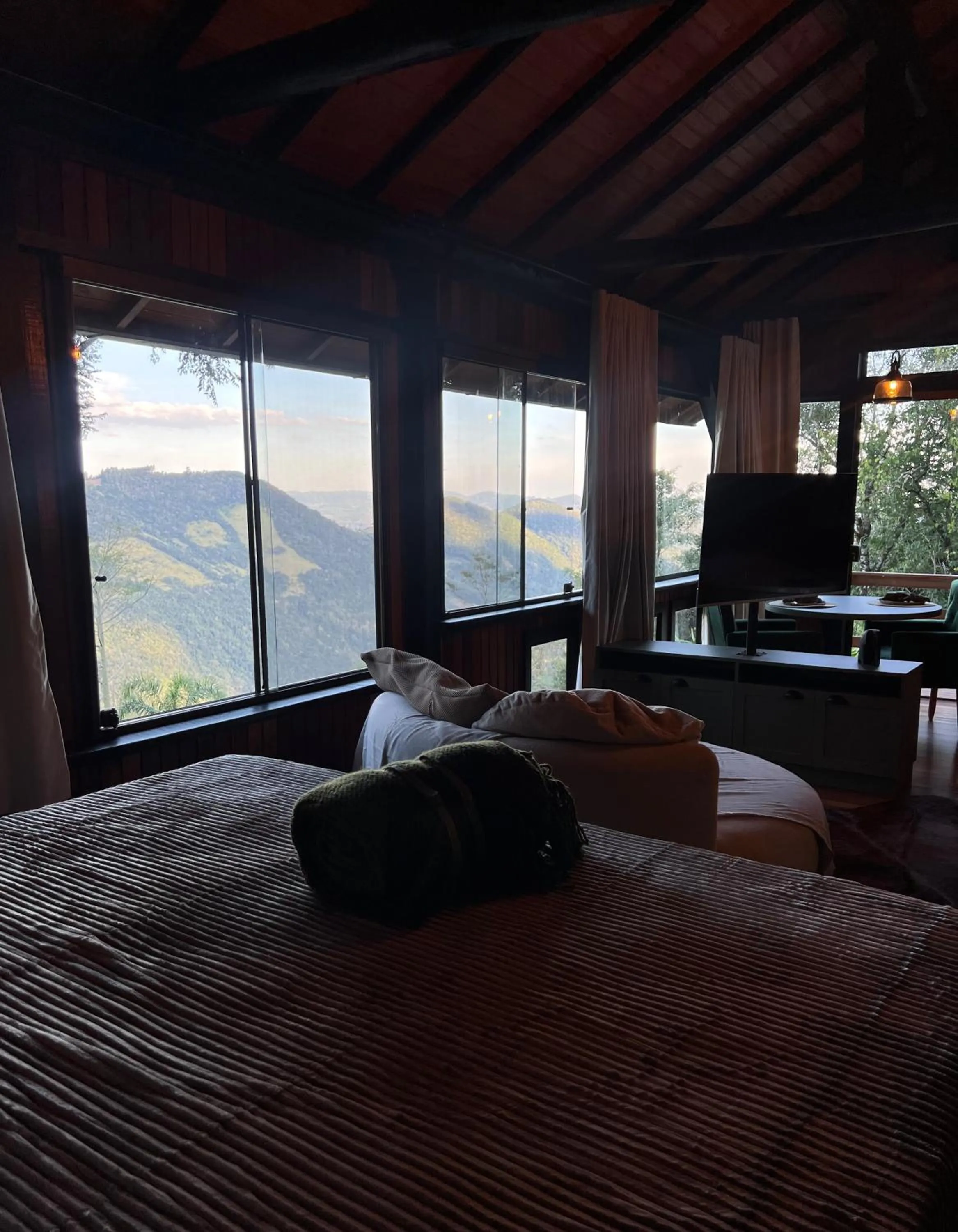 Photo of the whole room, Bed in Taboo Refúgio