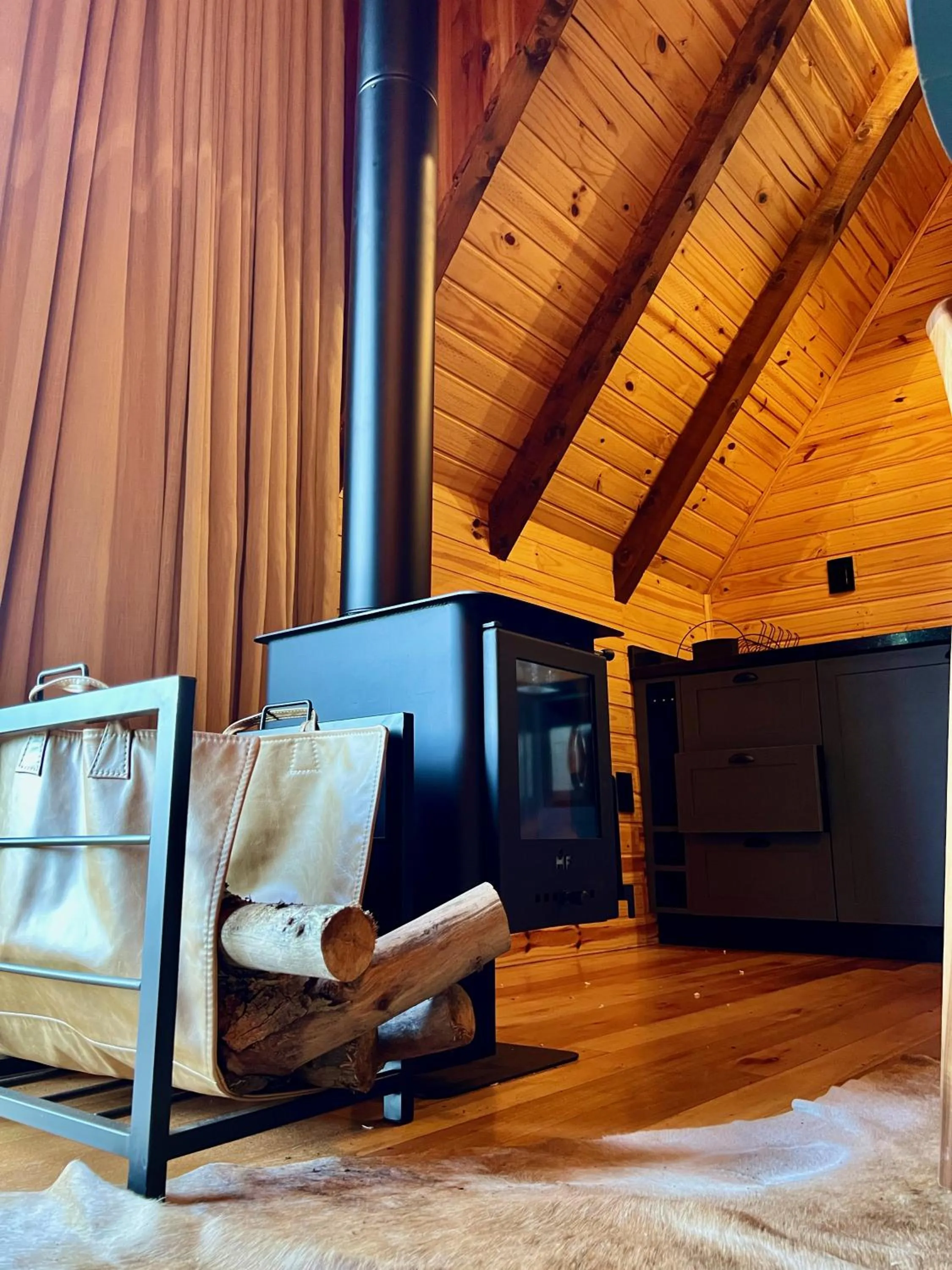 fireplace in Taboo Refúgio