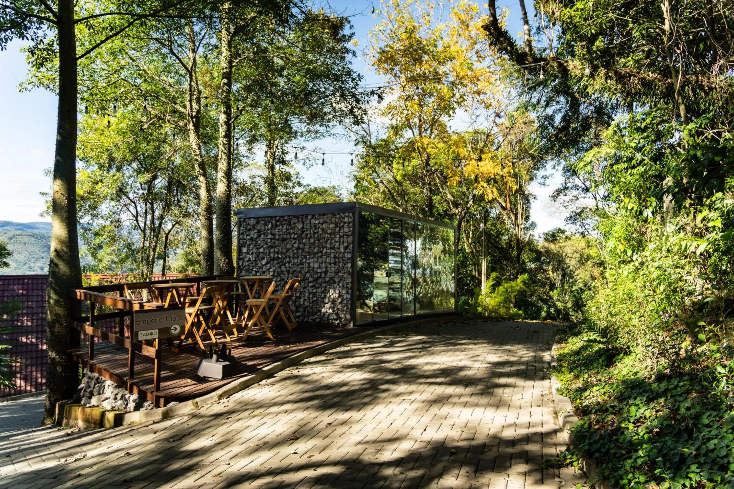 Supermarket/grocery shop in Taboo Refúgio