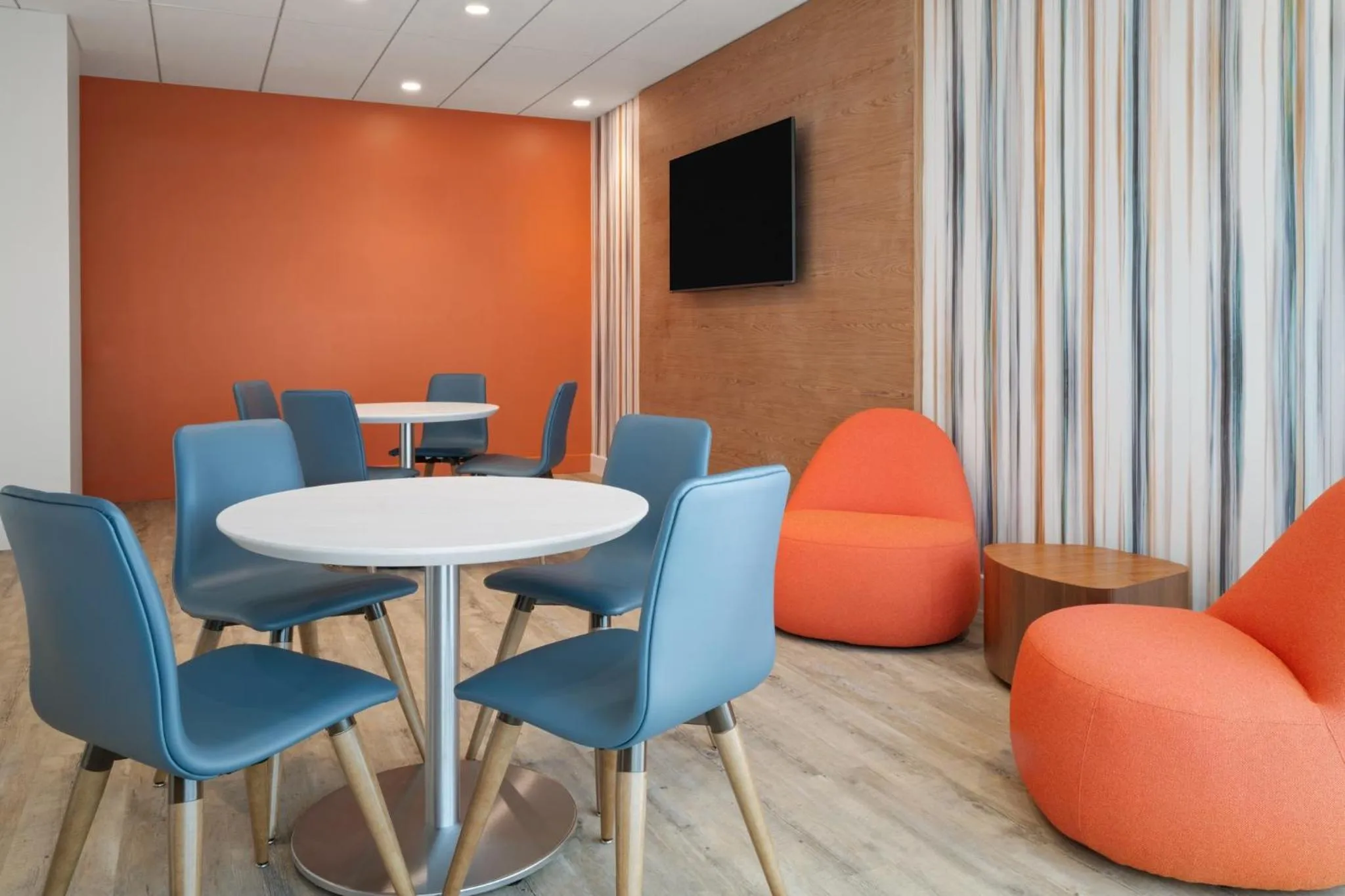 Property building in EVEN Hotel Miami - Doral Area by IHG