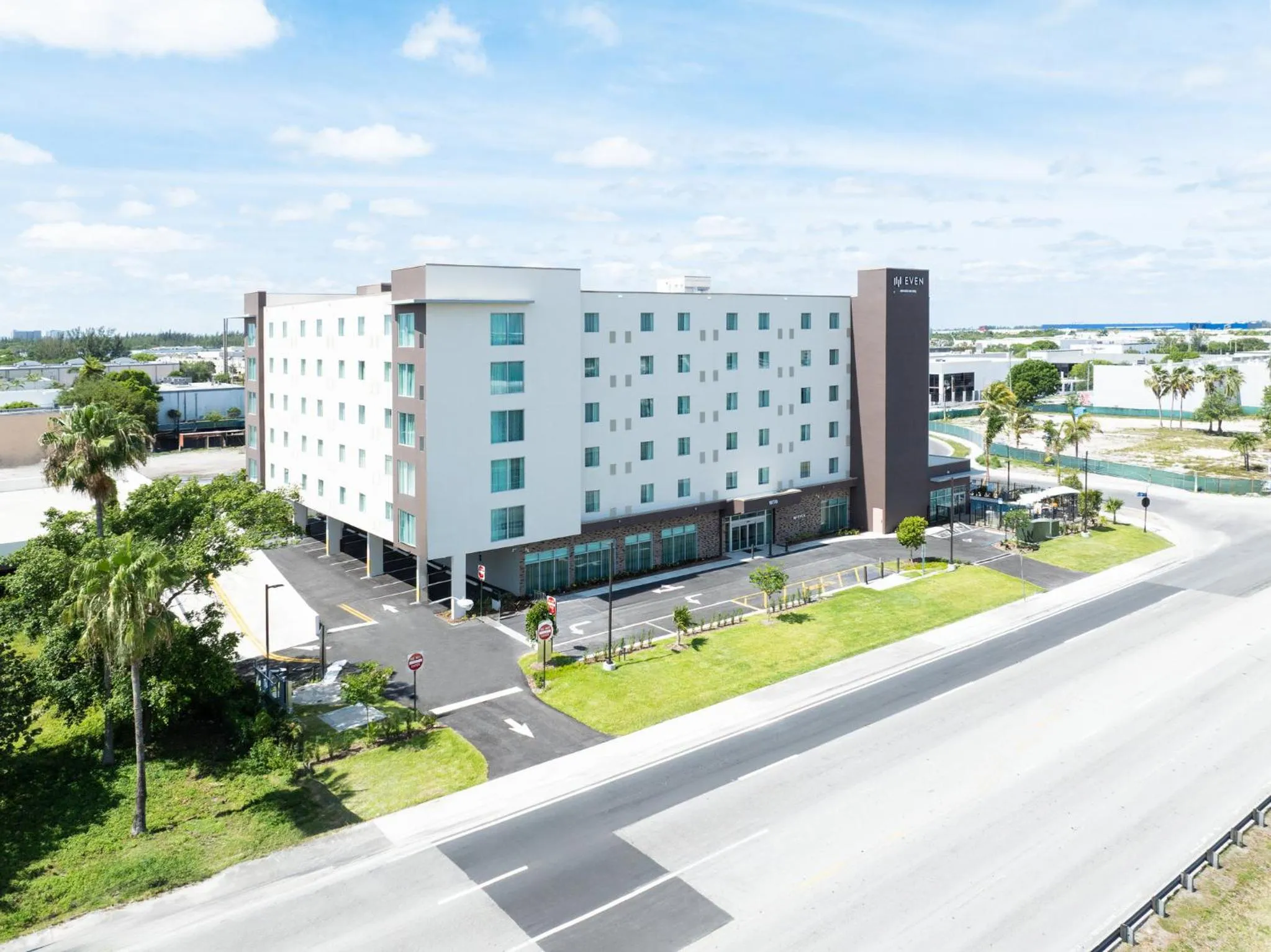 Property building in EVEN Hotel Miami - Doral Area by IHG