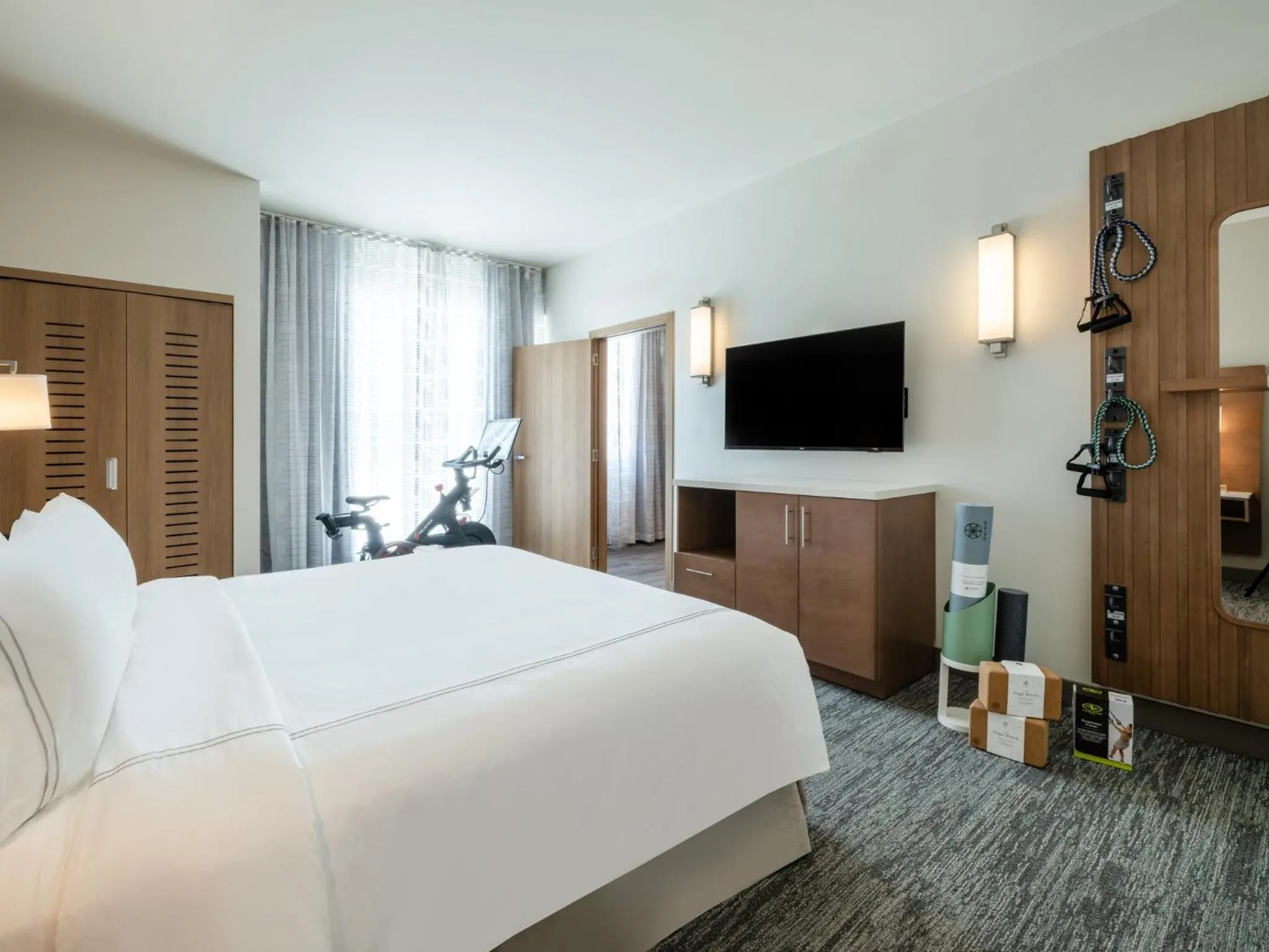 Photo of the whole room, Bed in EVEN Hotel Miami - Doral Area by IHG