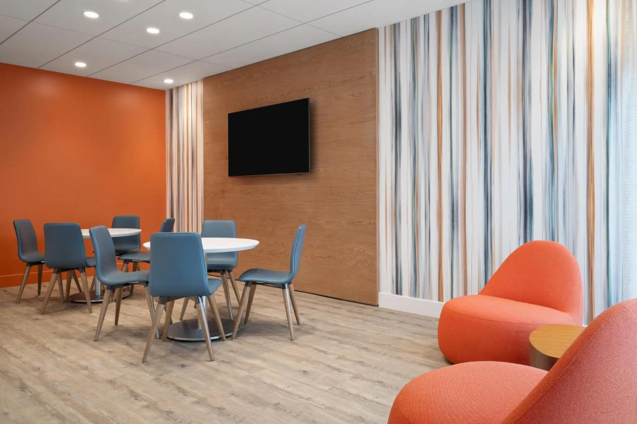 Property building in EVEN Hotel Miami - Doral Area by IHG