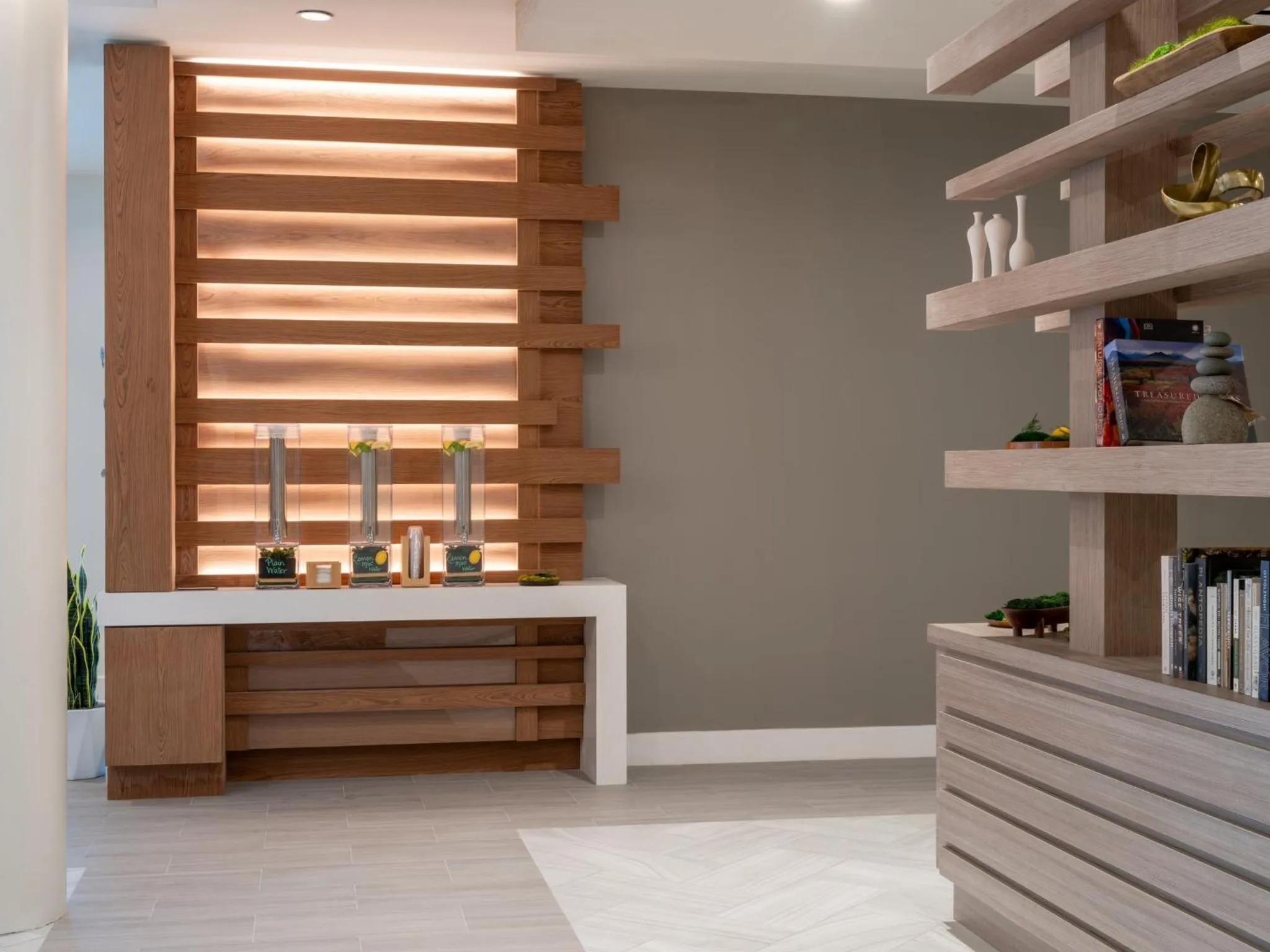 Lobby or reception in EVEN Hotel Miami - Doral Area by IHG