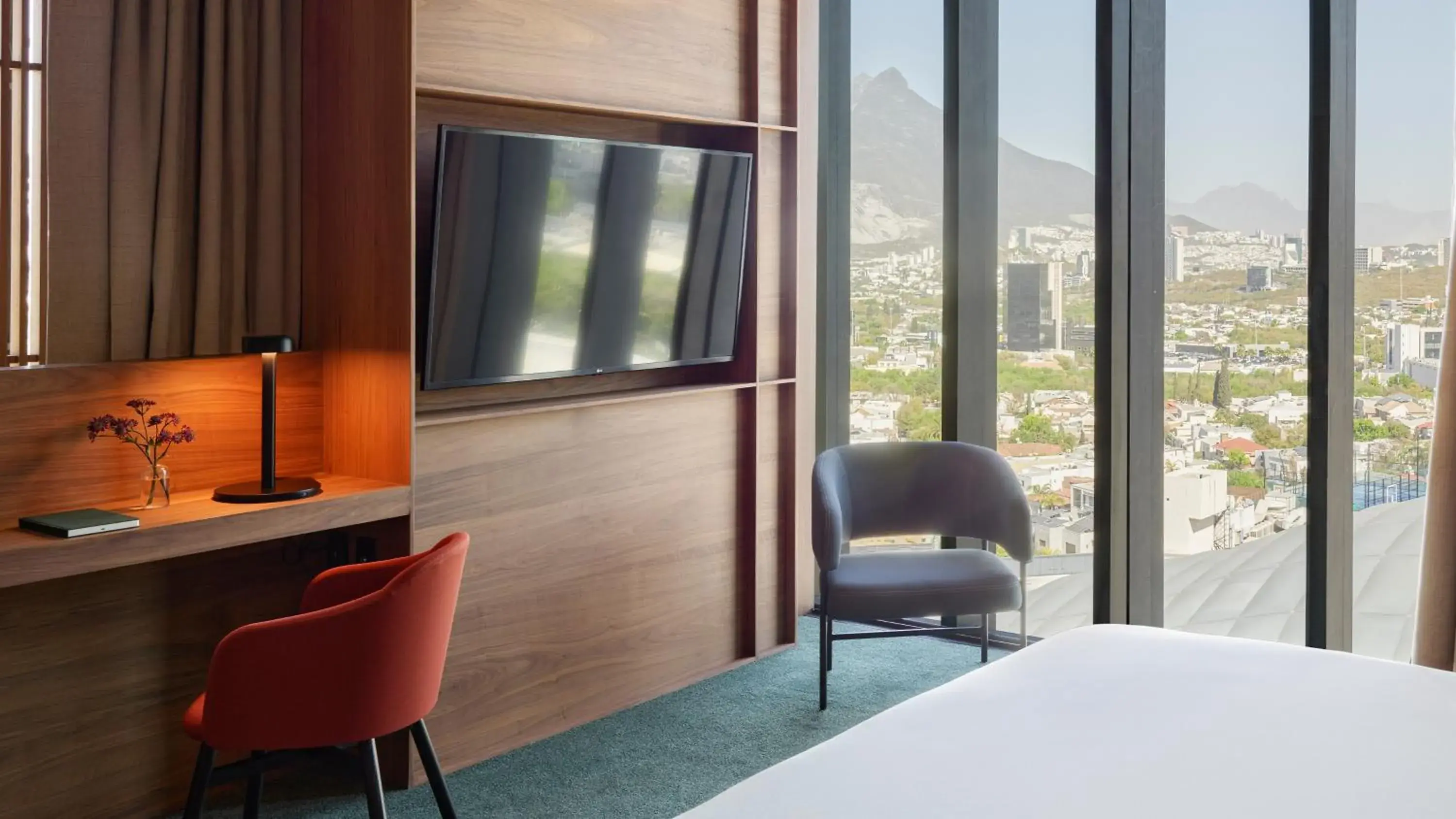 TV and multimedia, Bed in Presidente InterContinental Monterrey by IHG TV and multimedia, Bed in Presidente InterContinental Monterrey by IHG