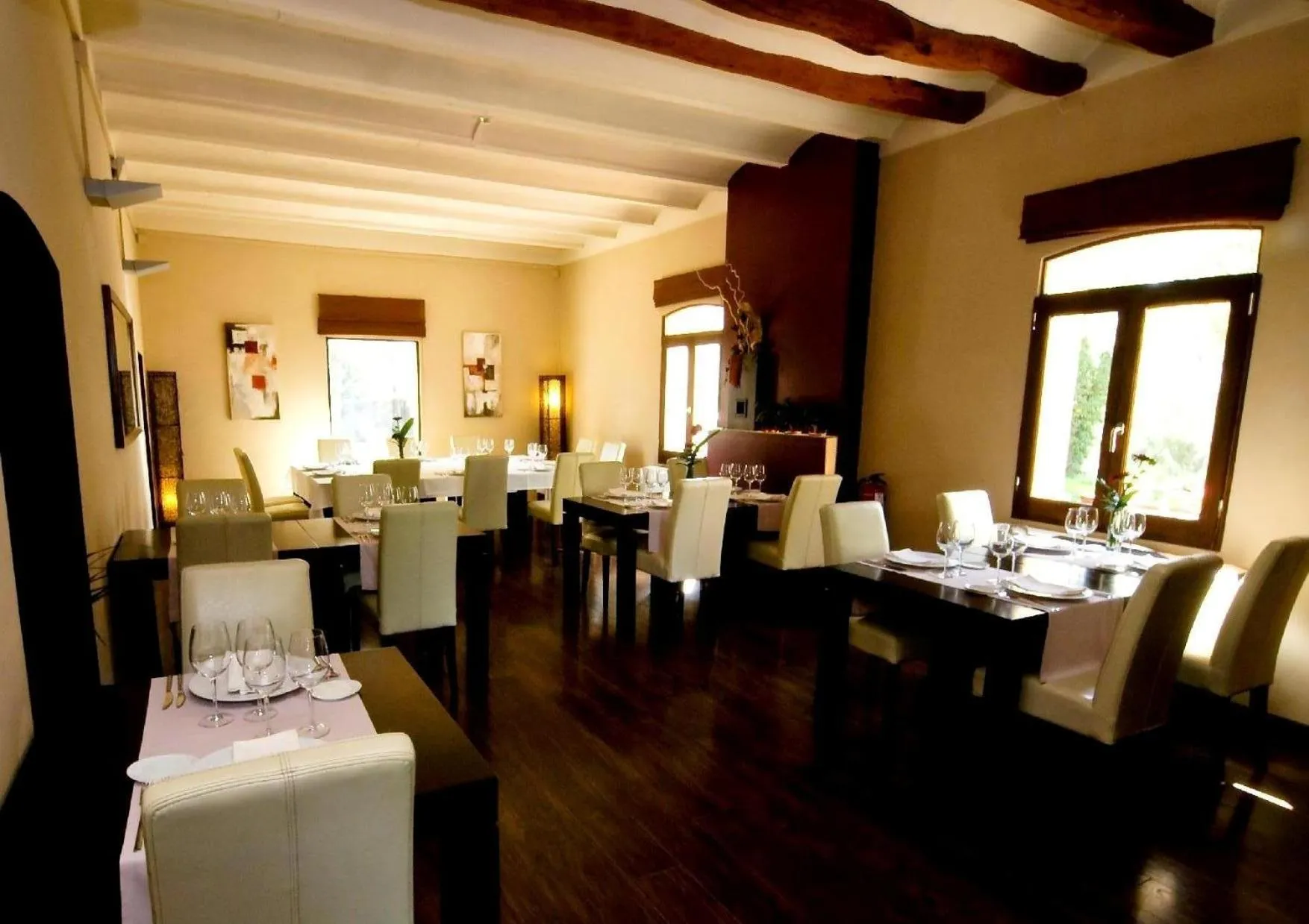 Food and drinks in Molí Blanc Hotel