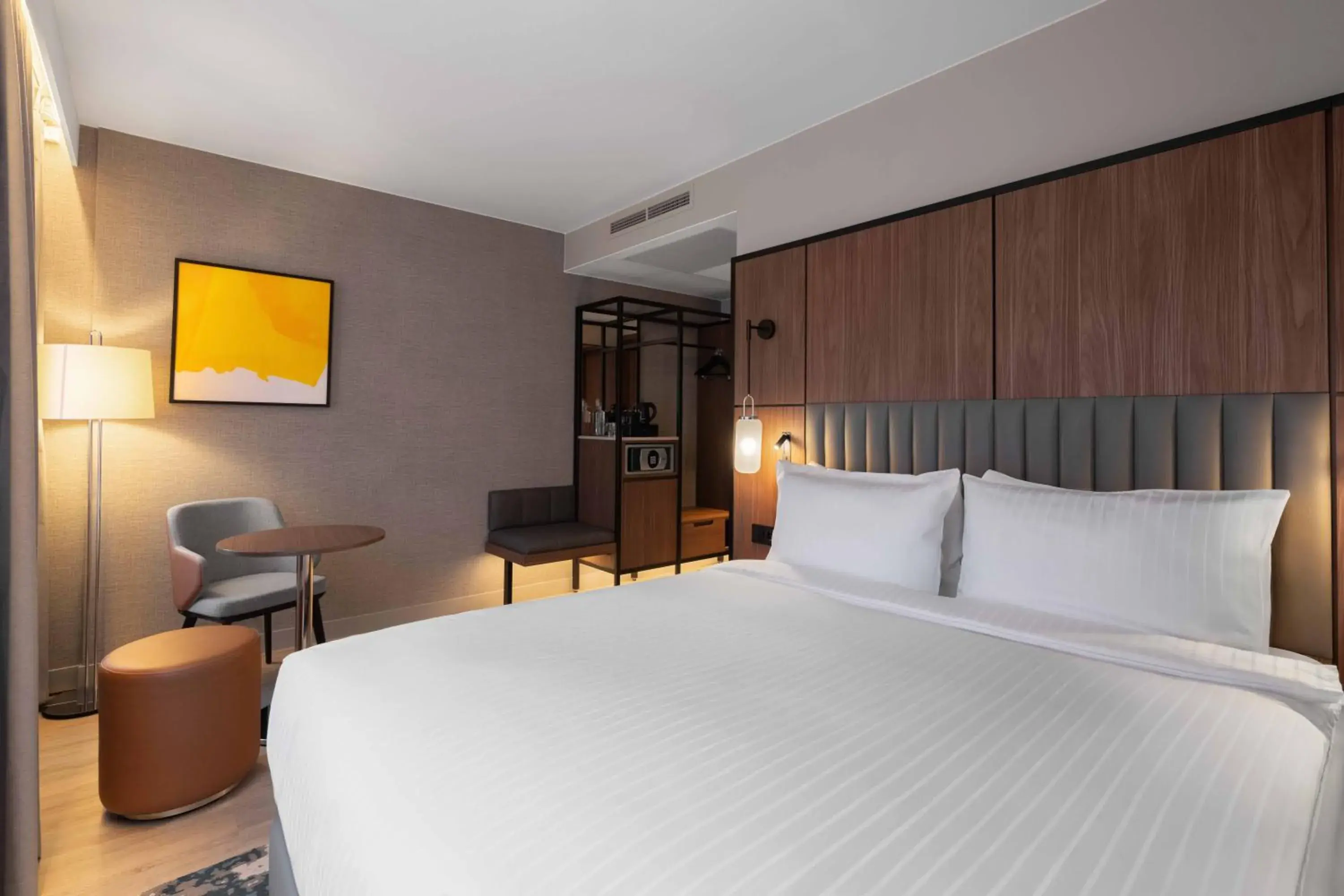 Cozy Queen Room with Free Spa Access in voco Stockholm - Kista by IHG Cozy Queen Room with Free Spa Access in voco Stockholm - Kista by IHG