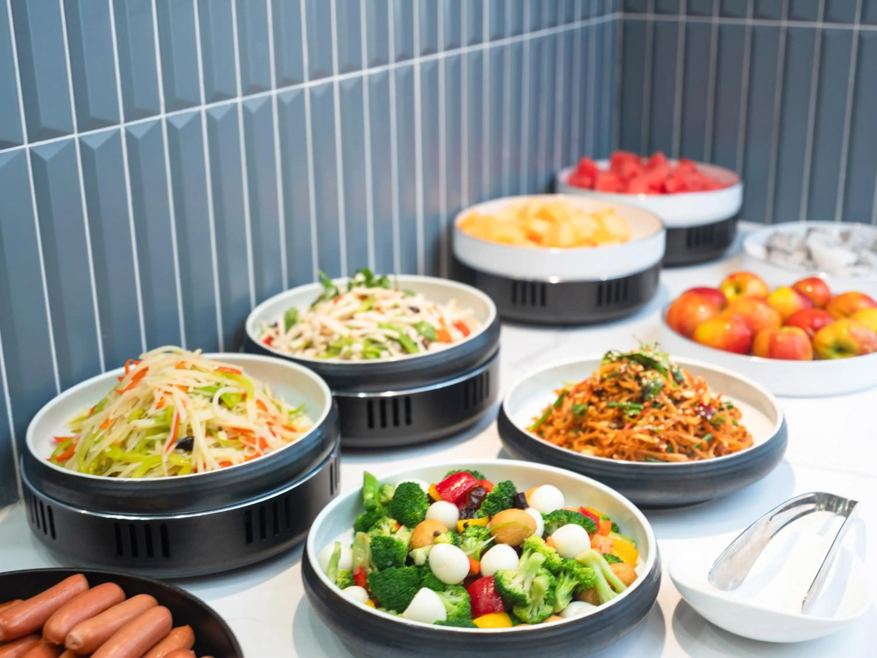 Restaurant/places to eat in Holiday Inn Express Zhengzhou Garden Road