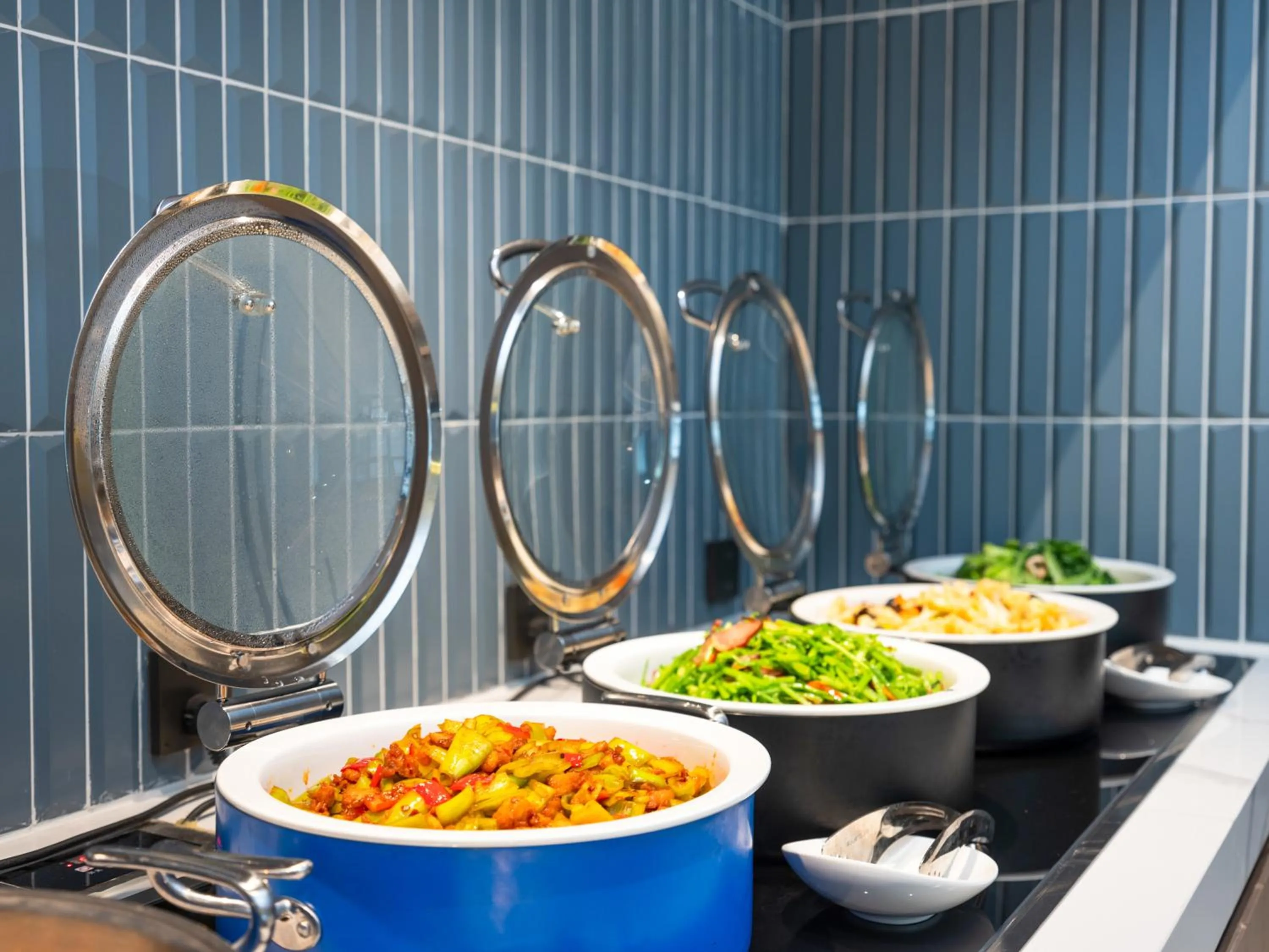 Breakfast in Holiday Inn Express Zhengzhou Garden Road