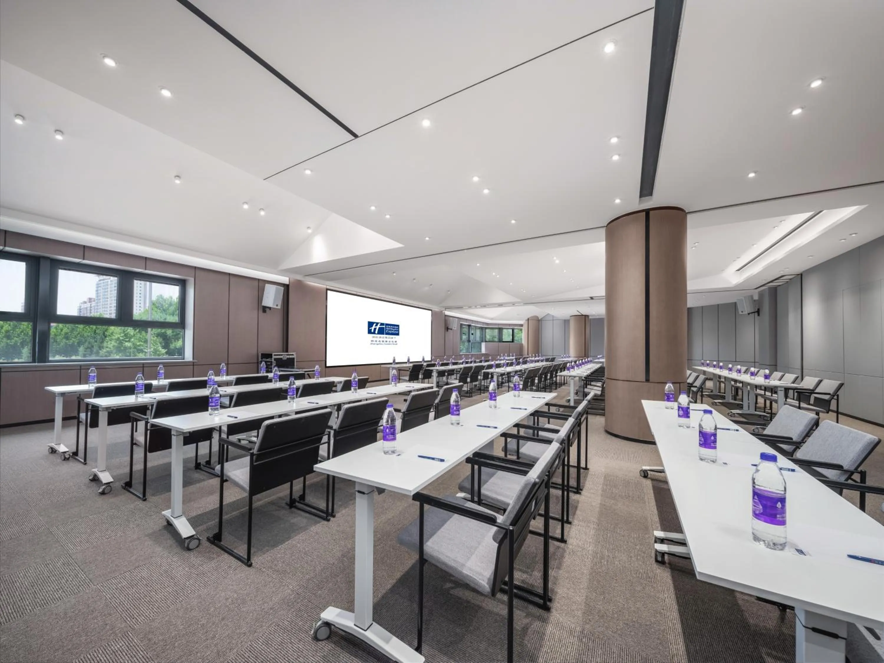 Meeting/conference room in Holiday Inn Express Zhengzhou Garden Road
