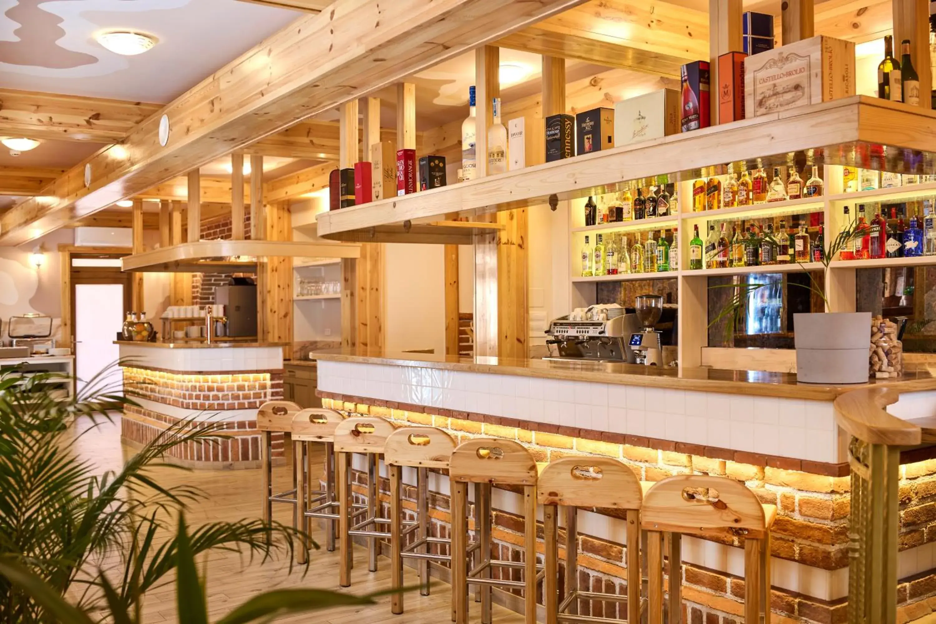 Restaurant/places to eat in Hotel Kadoor Restaurant/places to eat in Hotel Kadoor