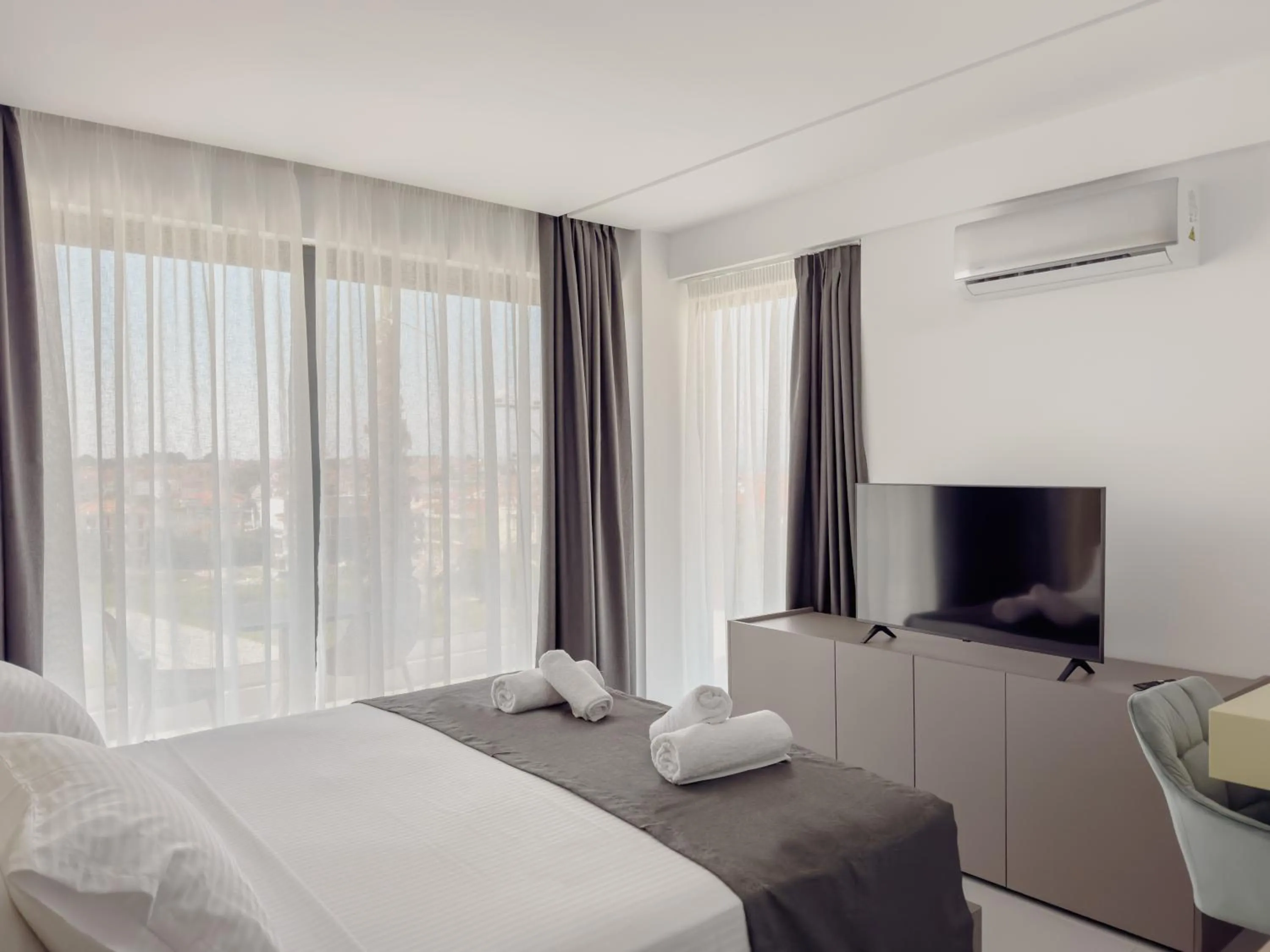 Bed in MONO ALEX Kallithea