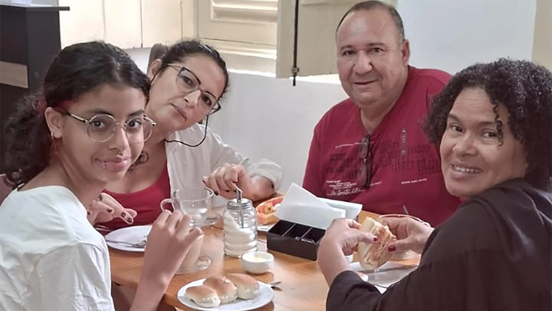 Restaurant/places to eat in Rio Vibes Hostel - Hostel na Glória, AC, Social Vibe & Near Lapa