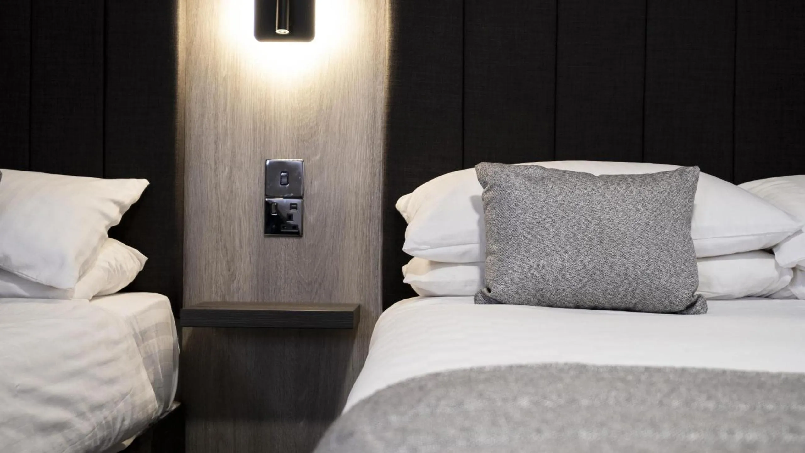 Bed in Durrant House Hotel