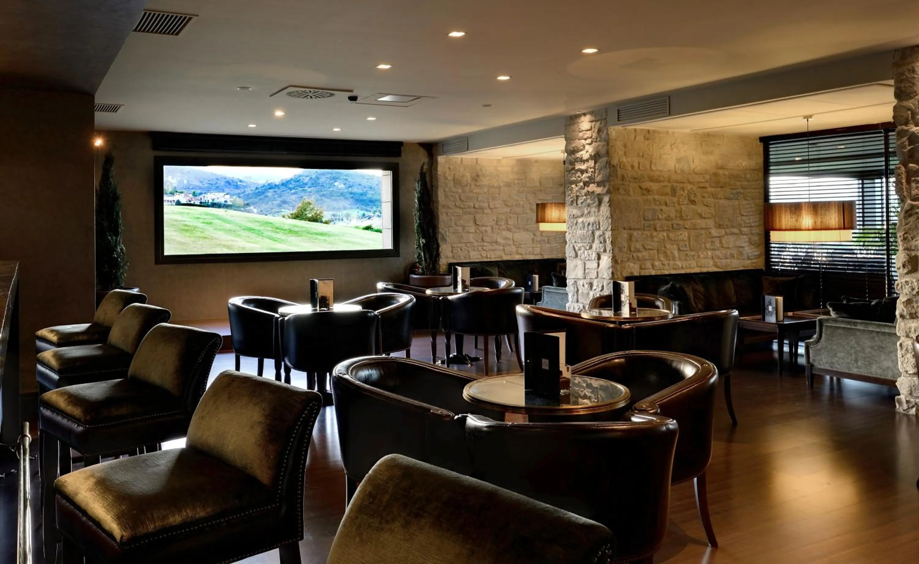 Lounge or bar in Hotel Castillo de Gorraiz&Spa