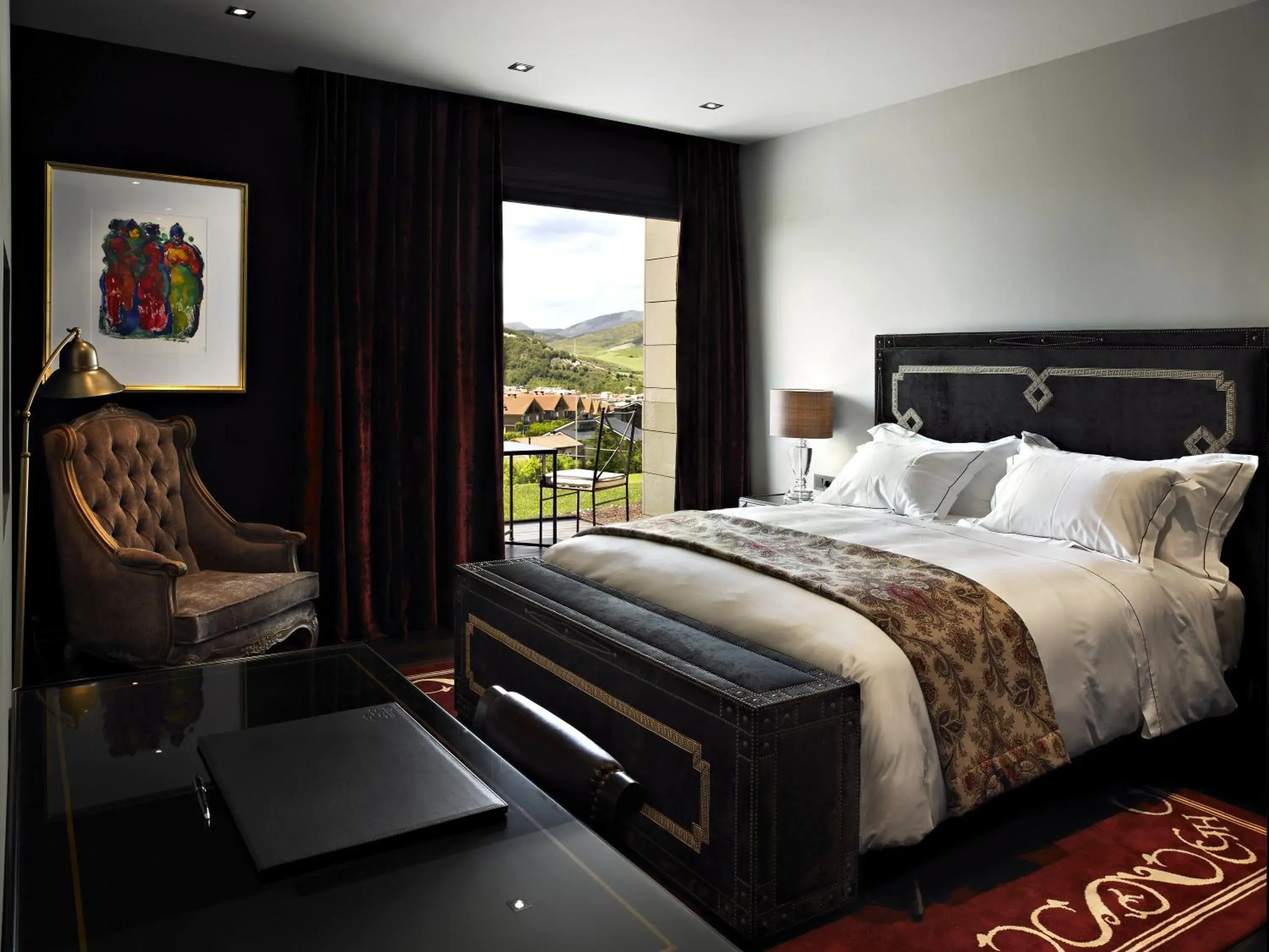 Deluxe Double or Twin Room with View in Hotel Castillo de Gorraiz&Spa Deluxe Double or Twin Room with View in Hotel Castillo de Gorraiz&Spa