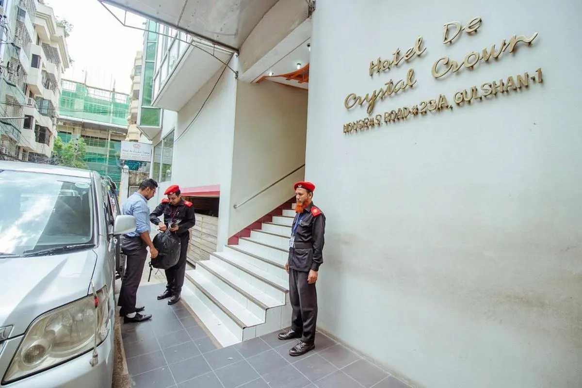 Day in Hotel de Crystal Crown