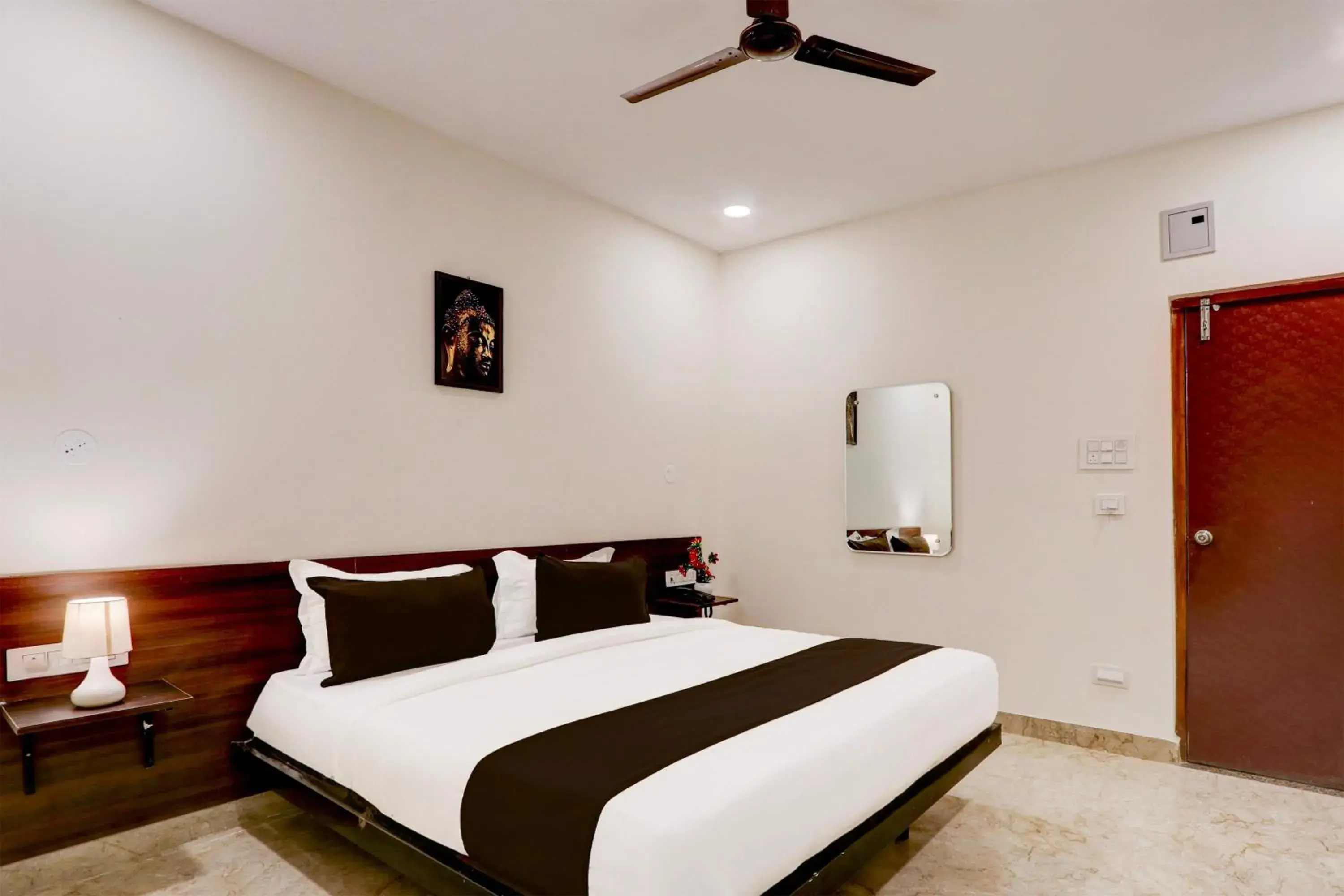 Bedroom, Bed in Super Townhouse OAK BHOOJA HOTELS Bedroom, Bed in Super Townhouse OAK BHOOJA HOTELS