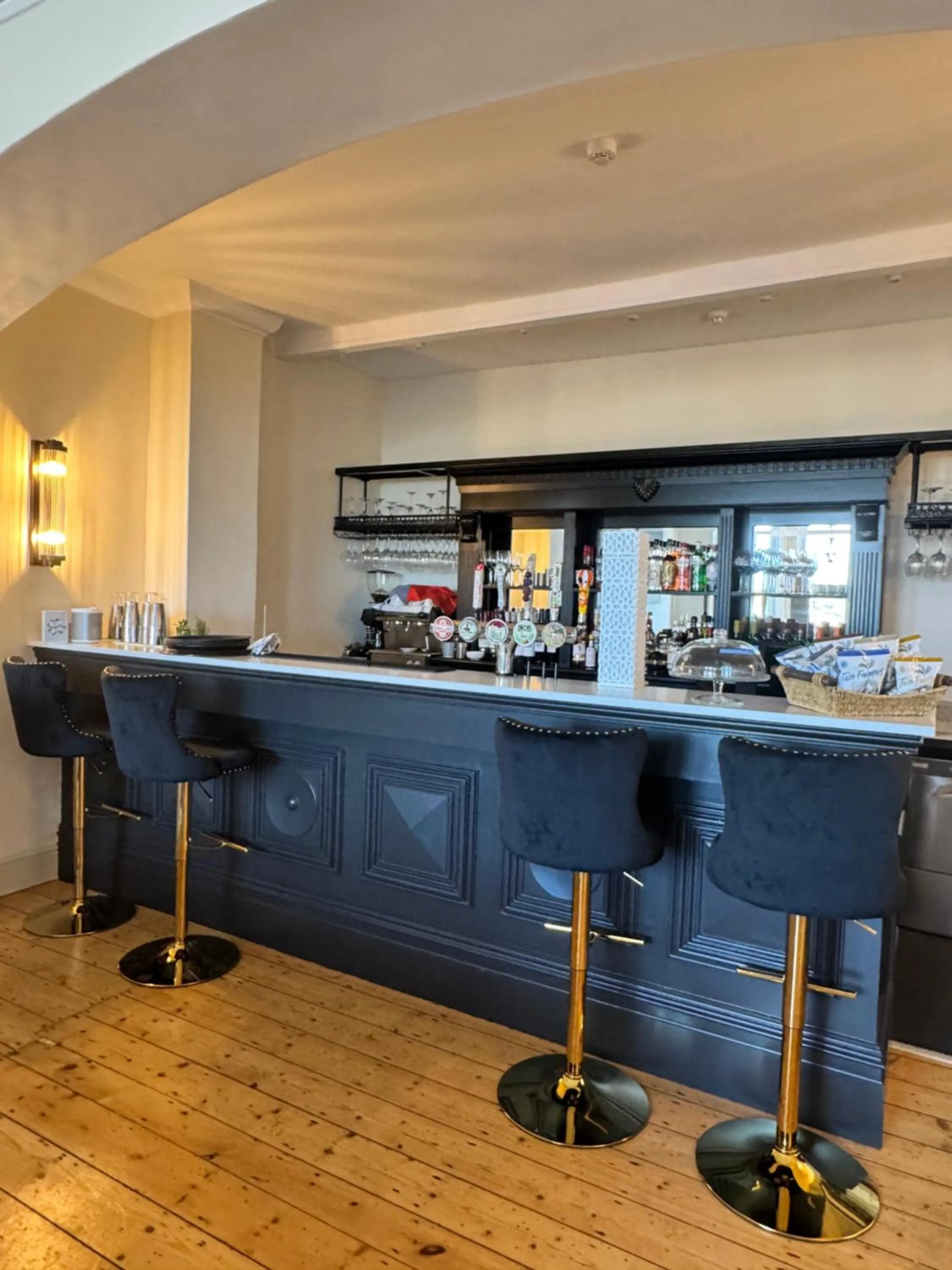 Lounge or bar in The Edge Of The Beach formally The Edgcumbe Hotel