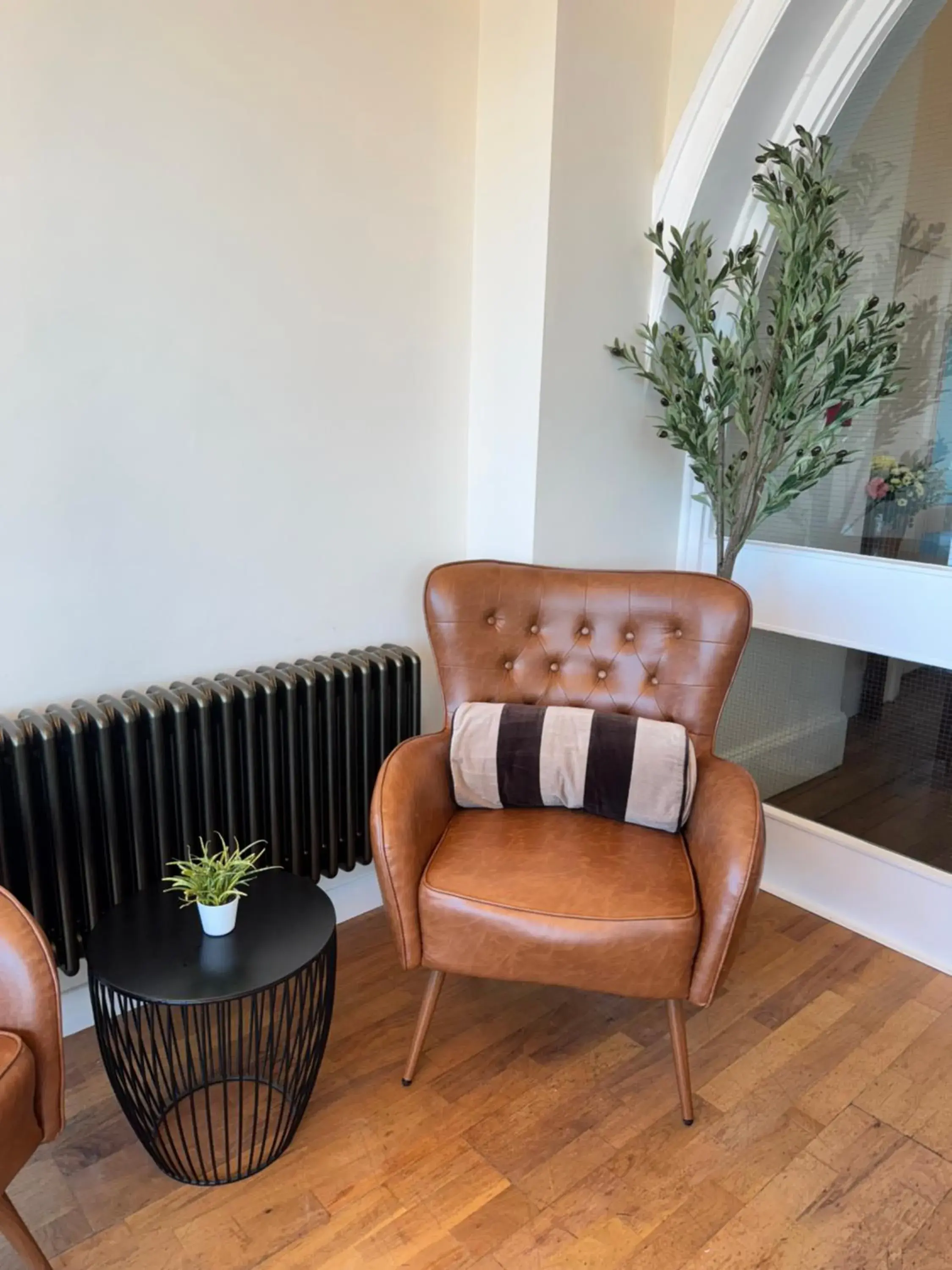 Lounge or bar in The Edge Of The Beach formally The Edgcumbe Hotel Lounge or bar in The Edge Of The Beach formally The Edgcumbe Hotel