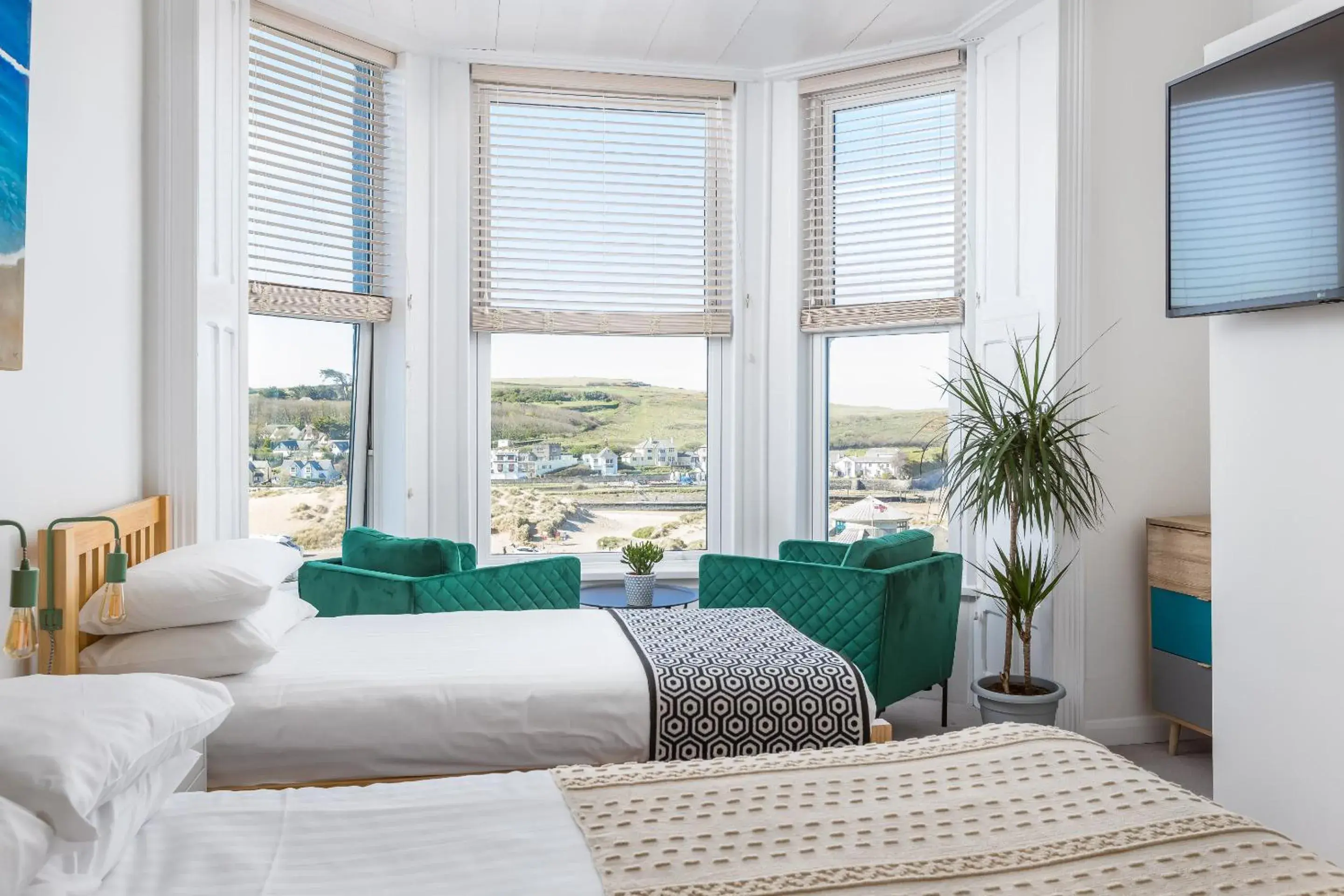 Bedroom, Bed in The Edge Of The Beach formally The Edgcumbe Hotel Bedroom, Bed in The Edge Of The Beach formally The Edgcumbe Hotel