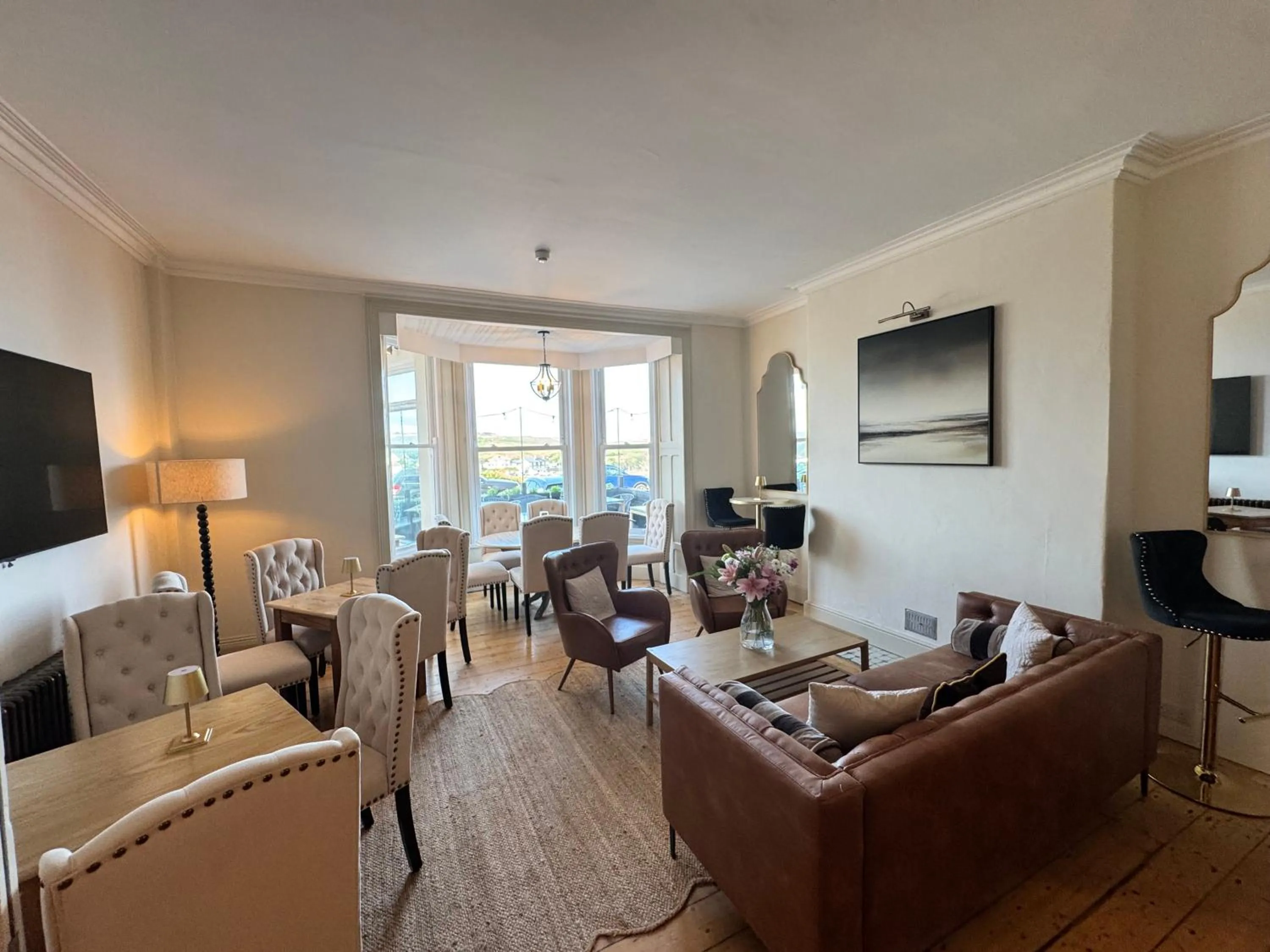 Lounge or bar in The Edge Of The Beach formally The Edgcumbe Hotel