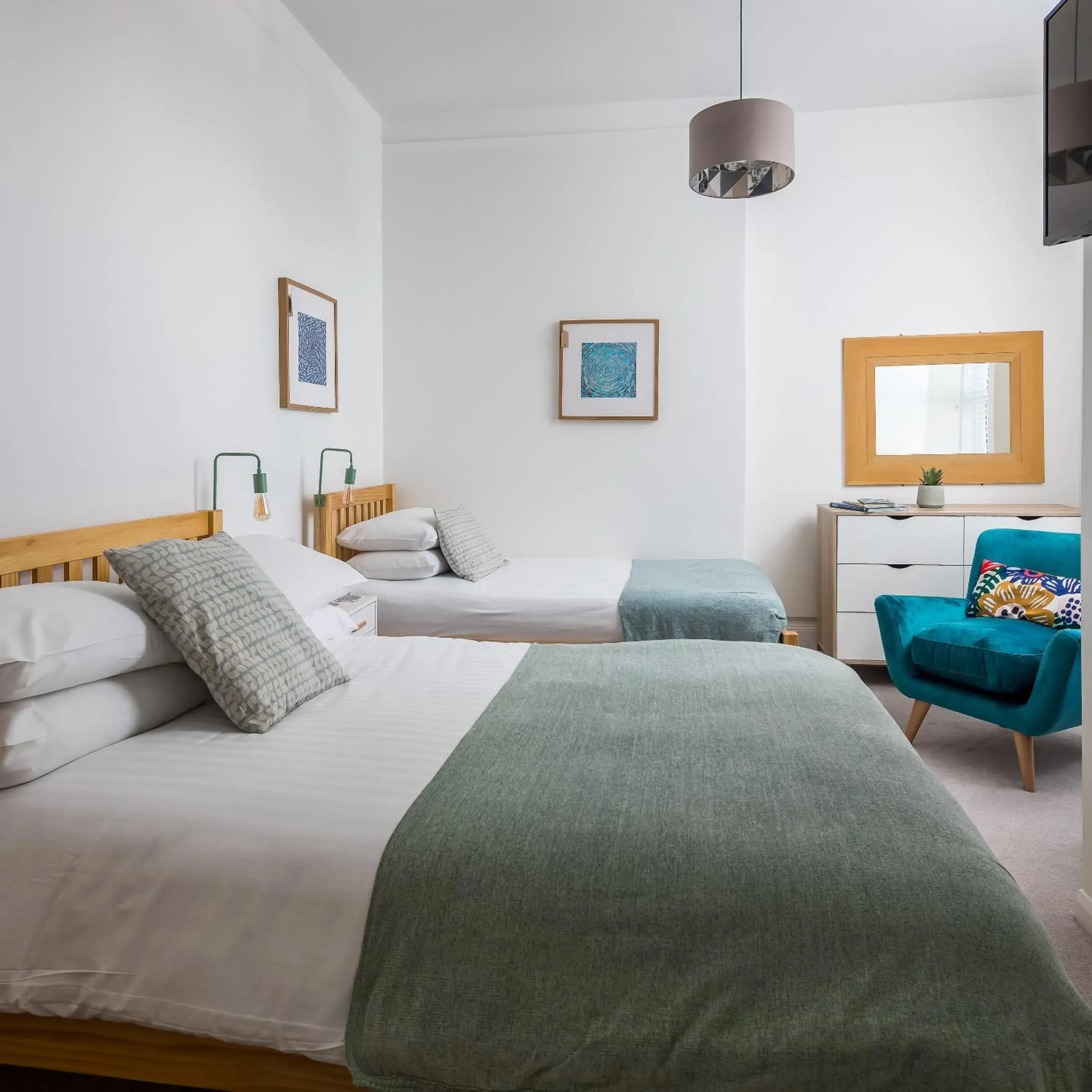 Standard Twin Room En-suite in The Edge Of The Beach formally The Edgcumbe Hotel Standard Twin Room En-suite in The Edge Of The Beach formally The Edgcumbe Hotel