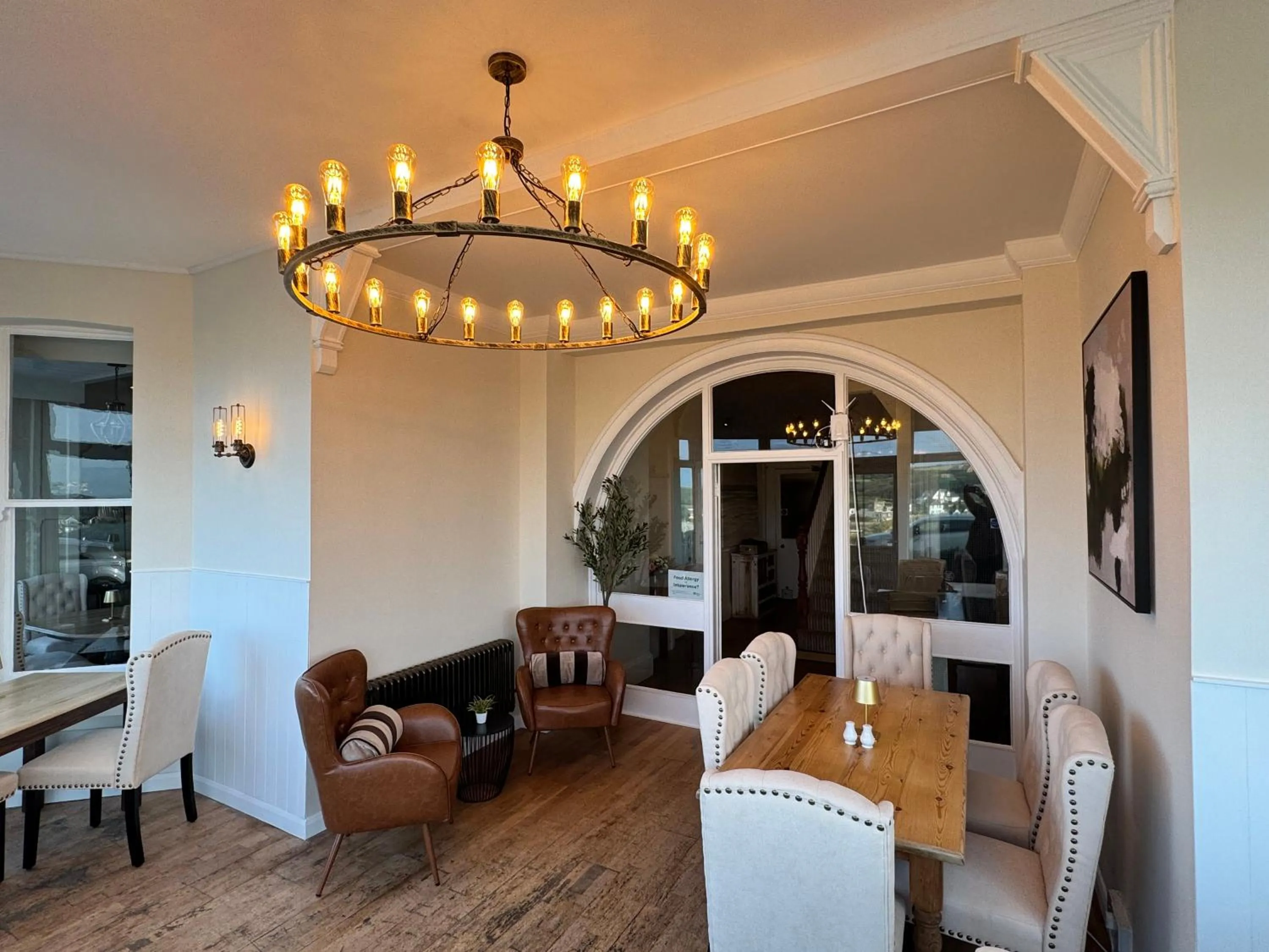 Lounge or bar in The Edge Of The Beach formally The Edgcumbe Hotel